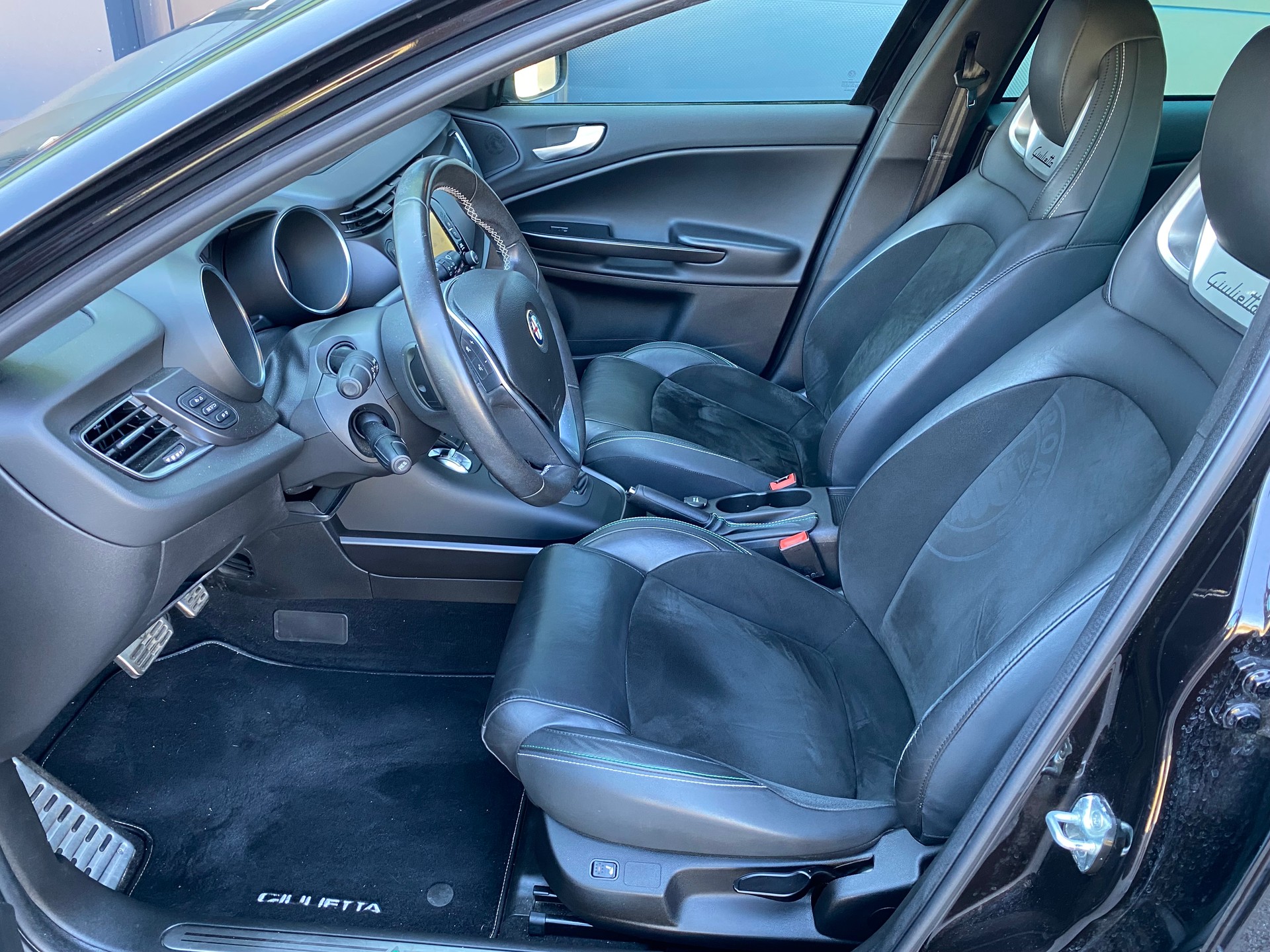 ALFA ROMEO Giulietta 1750 TBi Quadrifoglio Verde TCT-image-17