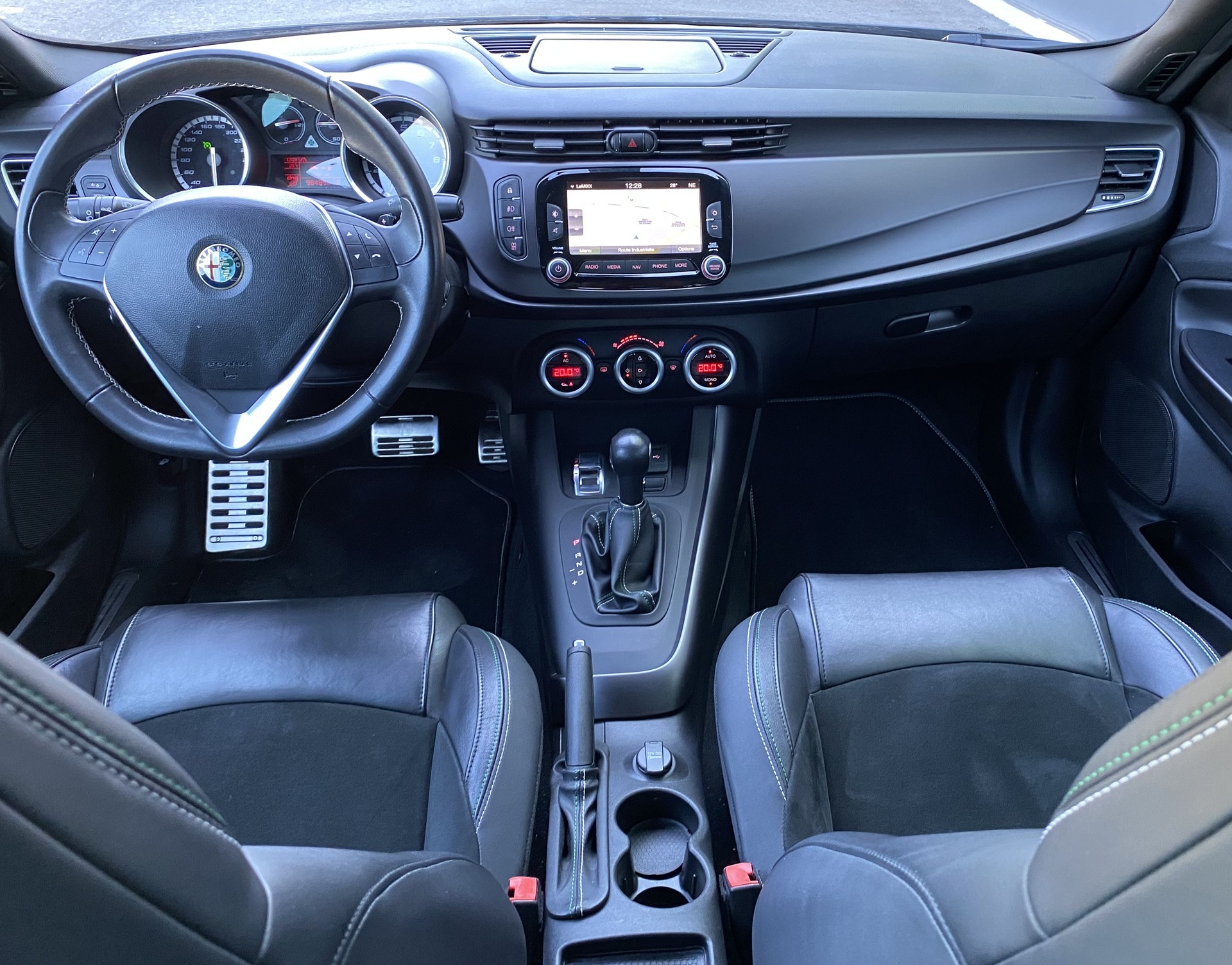 ALFA ROMEO Giulietta 1750 TBi Quadrifoglio Verde TCT-image-22