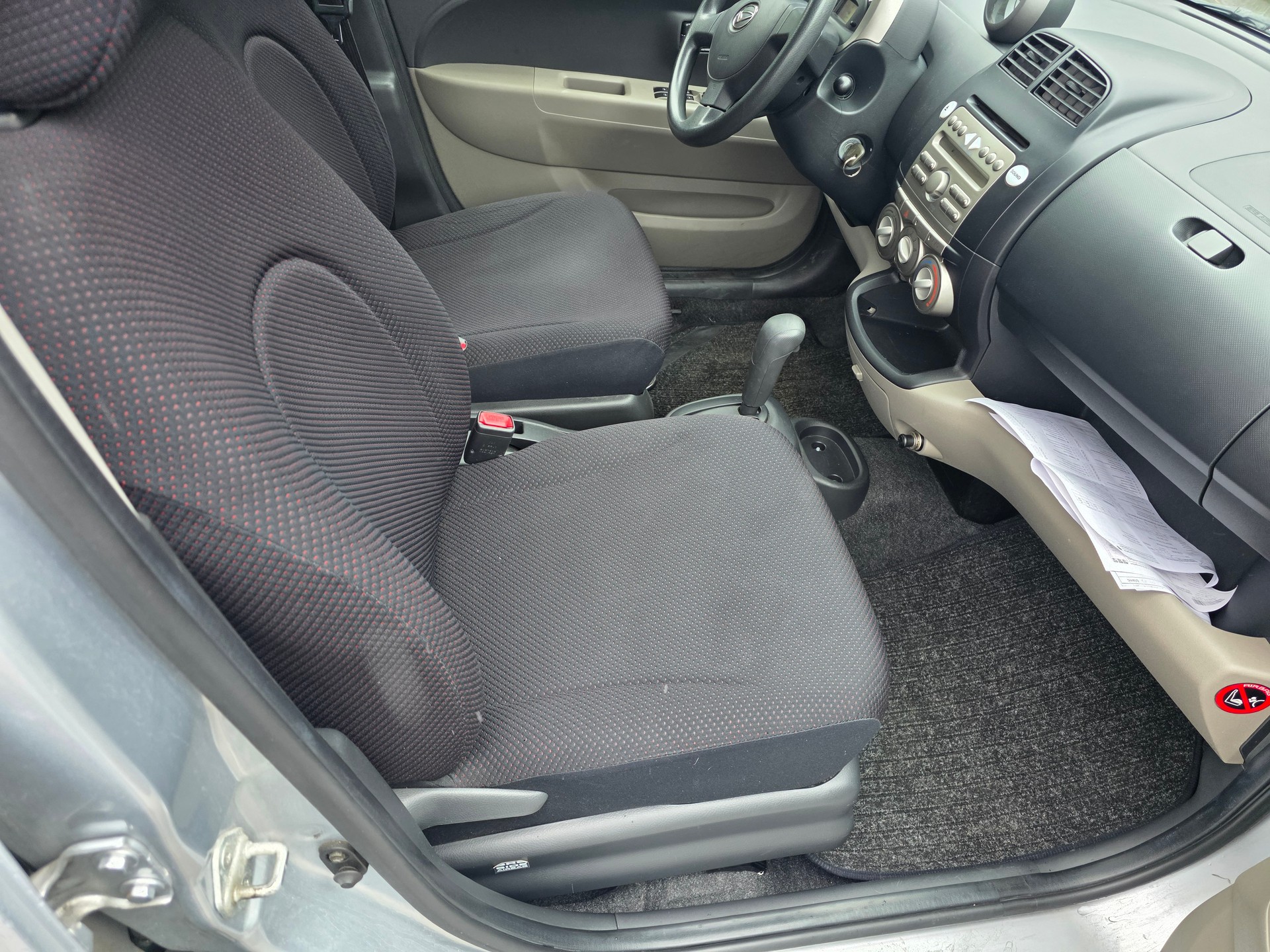 DAIHATSU Sirion 1.3 eco-4WD-image-8