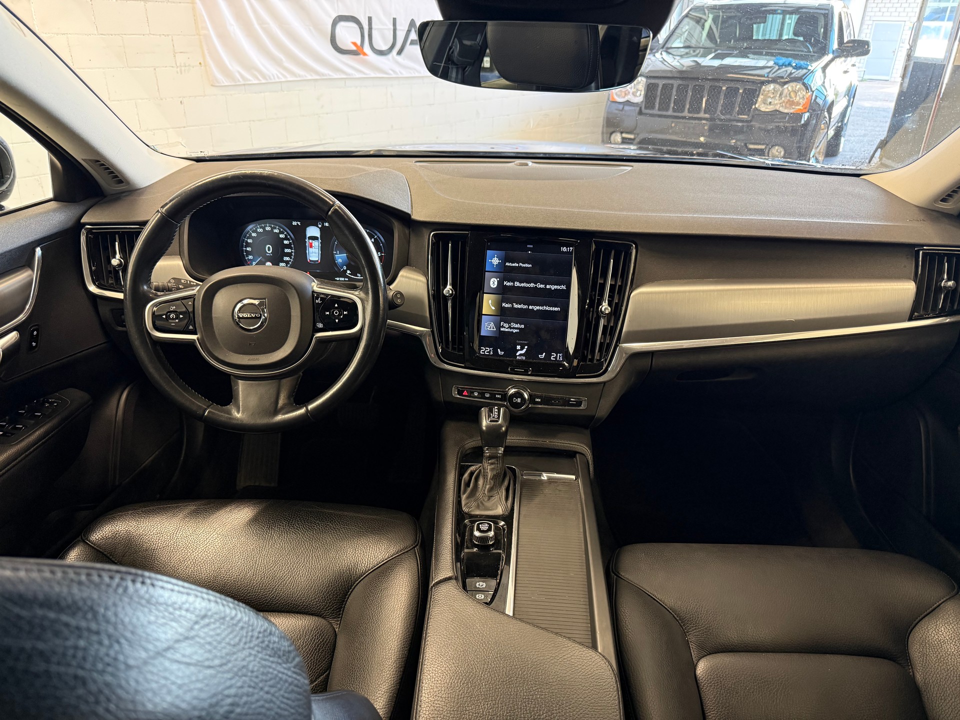 VOLVO V90 D3 AWD Momentum Geartronic-image-11