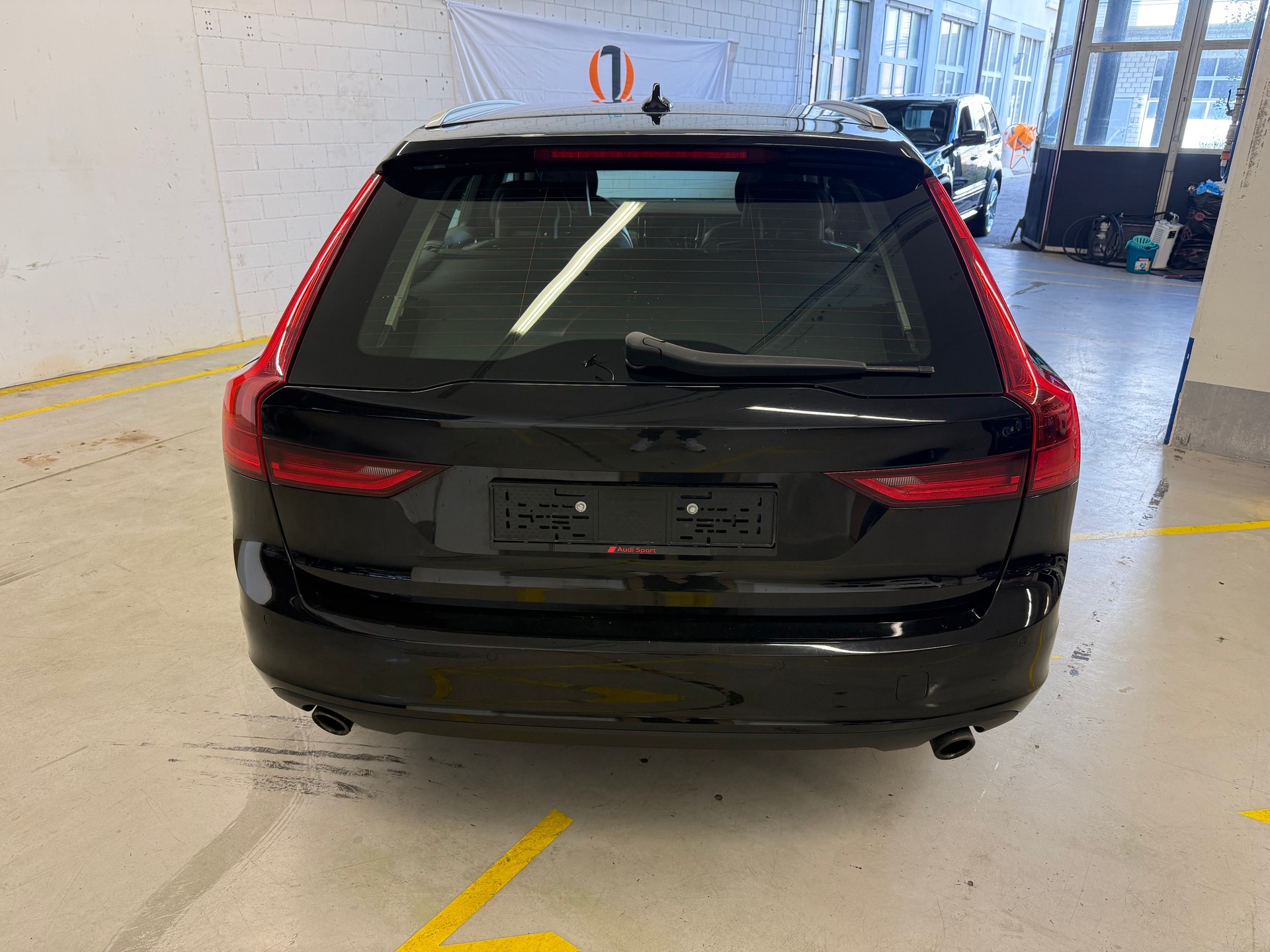 VOLVO V90 D3 AWD Momentum Geartronic-image-5