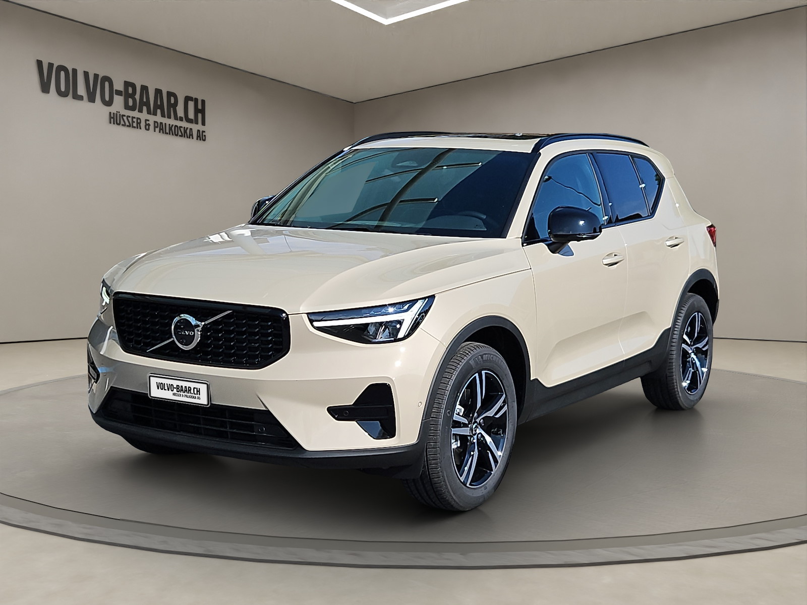 VOLVO XC40 2.0 B3 MH Plus Dark-image-0