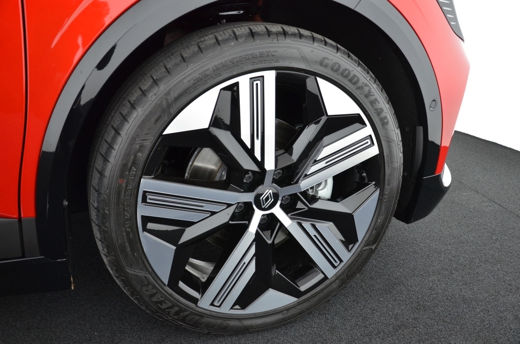 RENAULT Megane E-Tech EV60 *ICONIC*-image-9