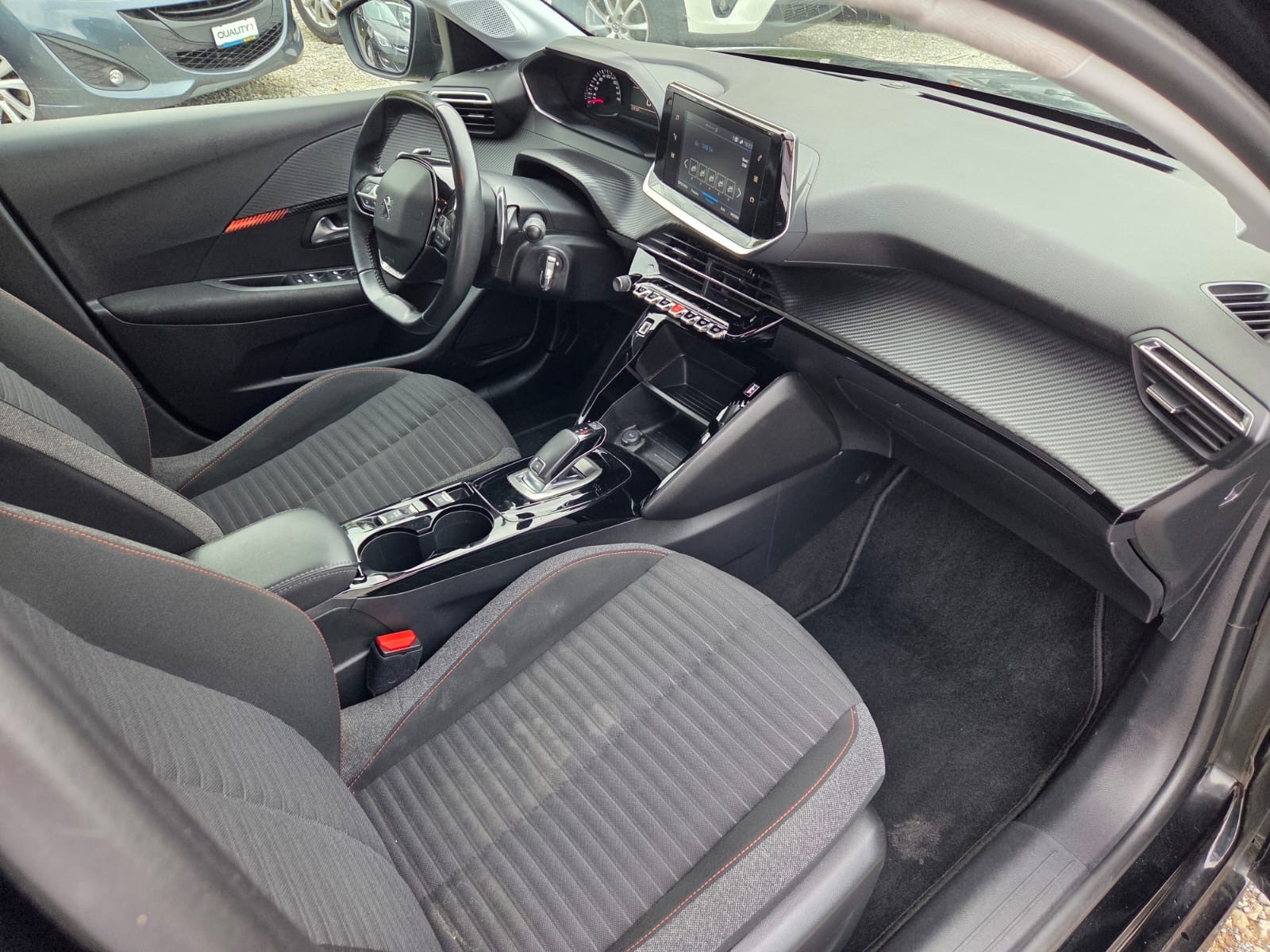 PEUGEOT 208 1.2 PureTech Active Pack EAT8-image-10