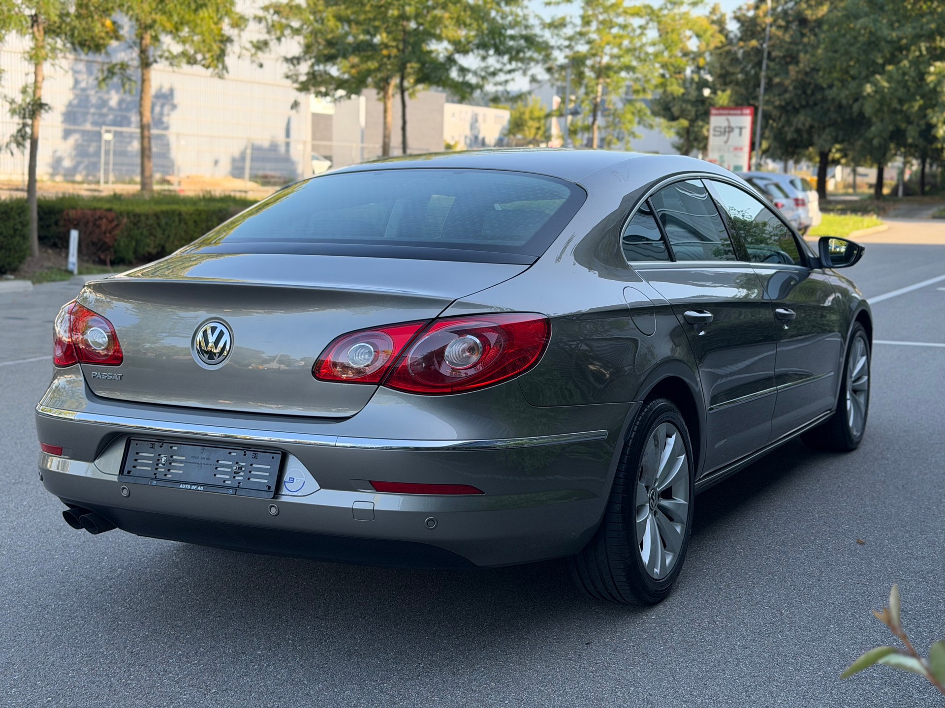 VW Passat CC 2.0 TDI-image-6