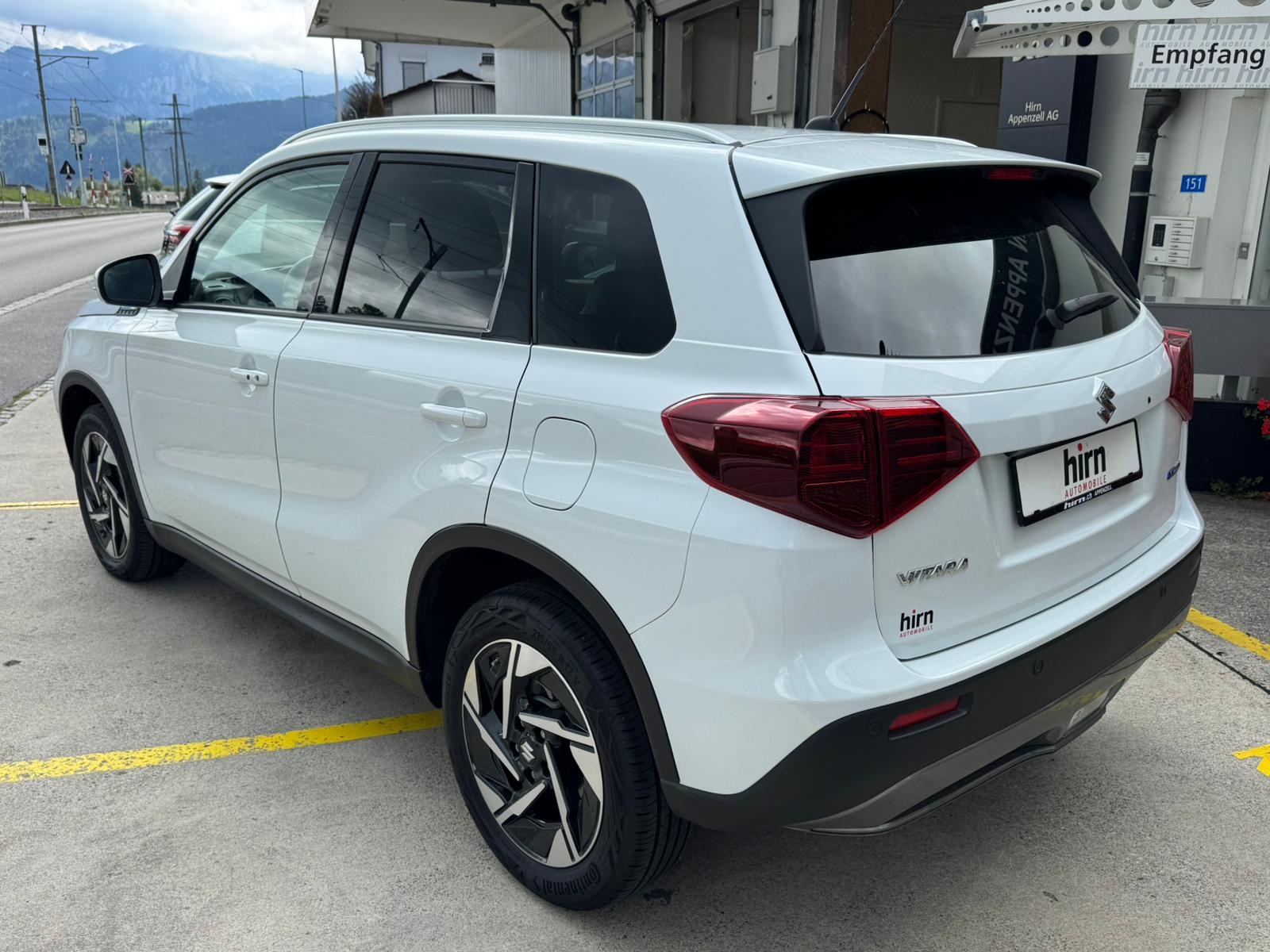 SUZUKI Vitara 1.4 T Compact+ Hybrid 4x4-image-3