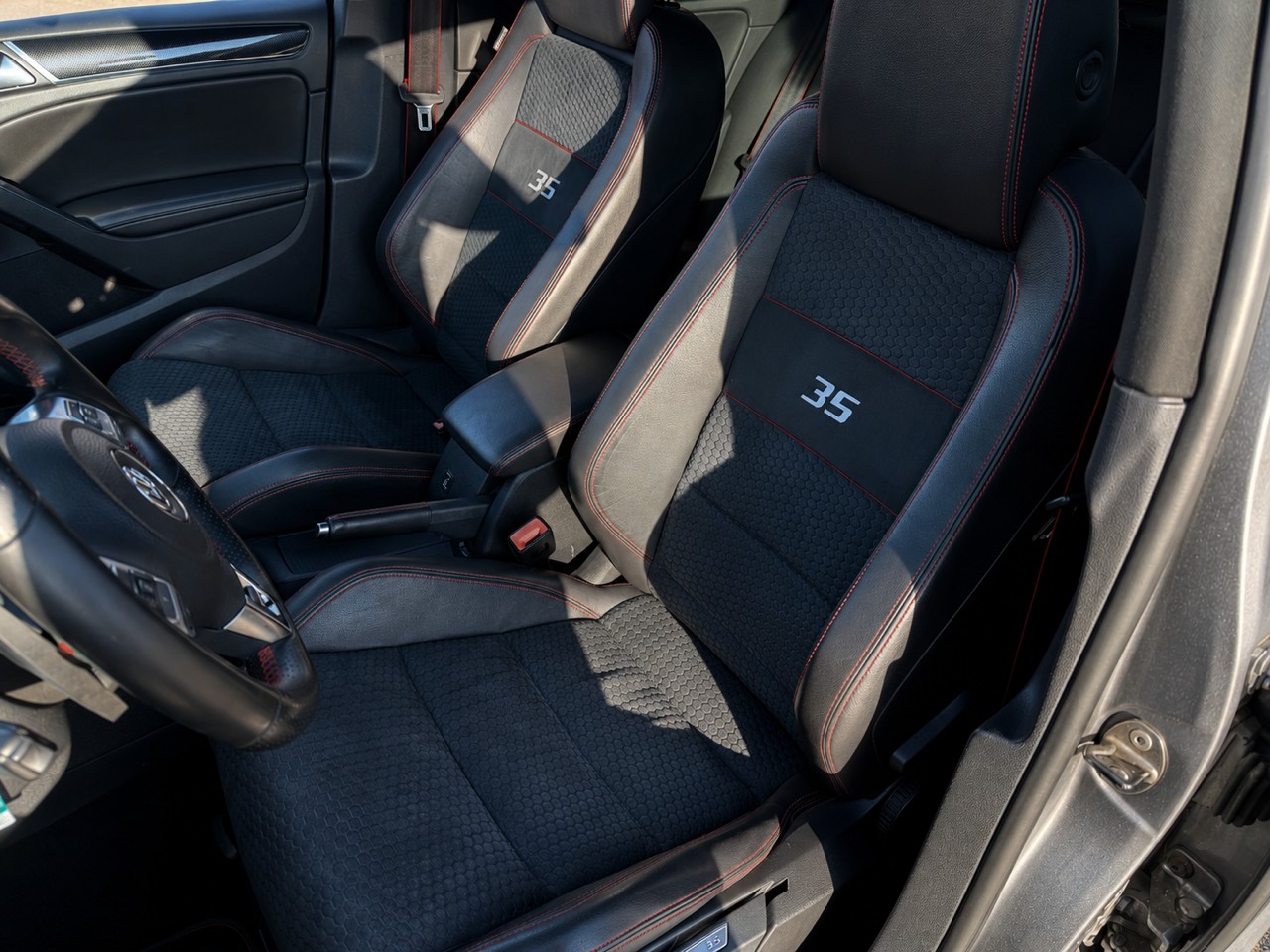 VW 2.0 TSI GTI Edition 35 DSG-image-5