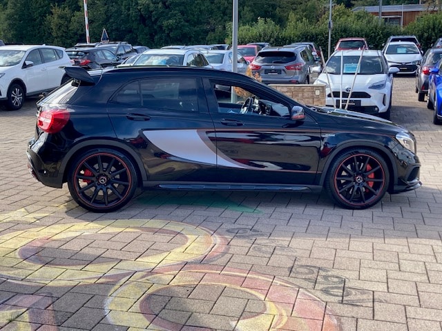 MERCEDES-BENZ GLA 45 AMG 4Matic 7G-DCT-image-3