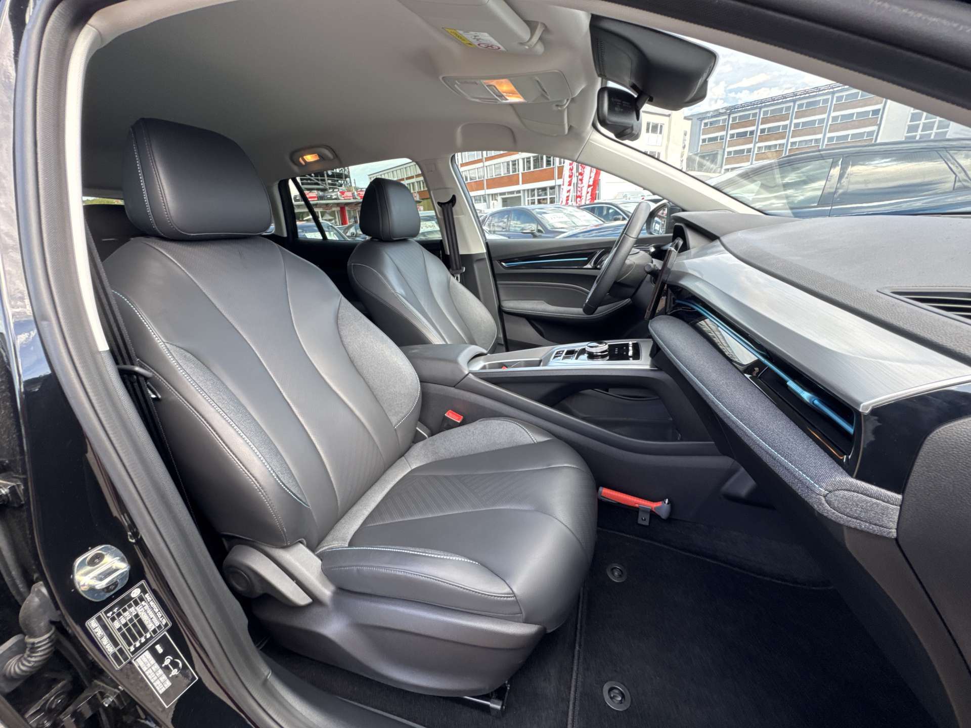 MG 5 EV 61kWh Luxury Automat-image-12