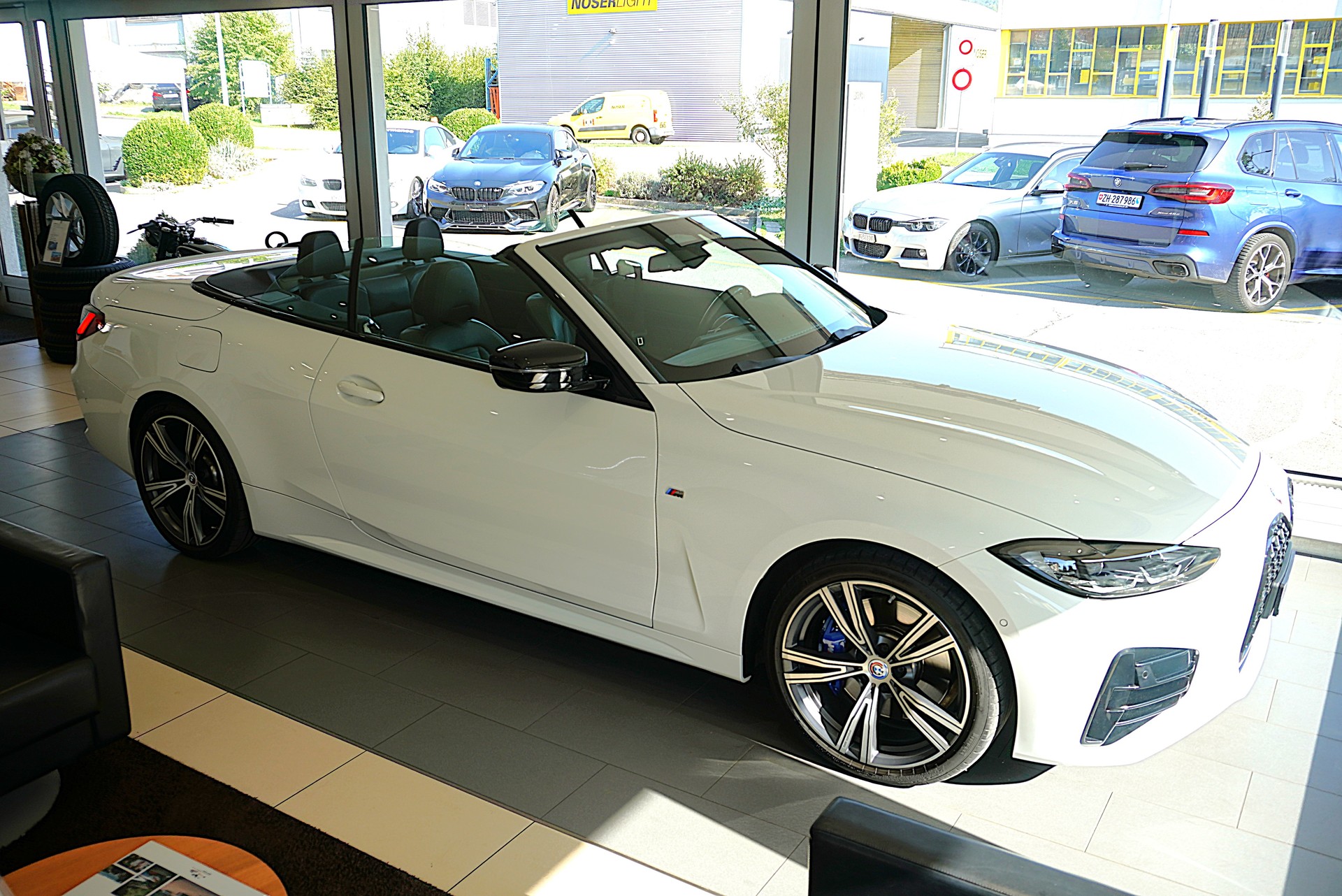 BMW M440i xDrive 48V Cabriolet Steptronic-image-8