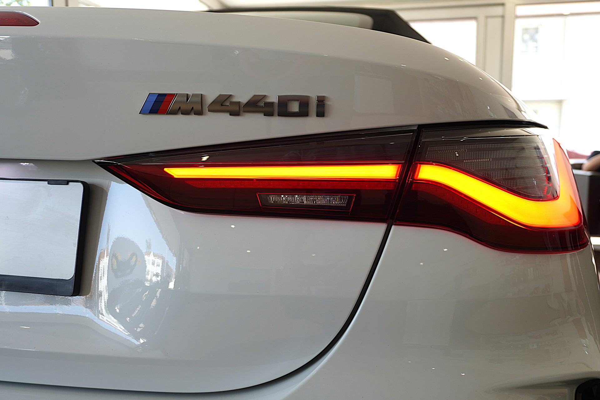 BMW M440i xDrive 48V Cabriolet Steptronic-image-23