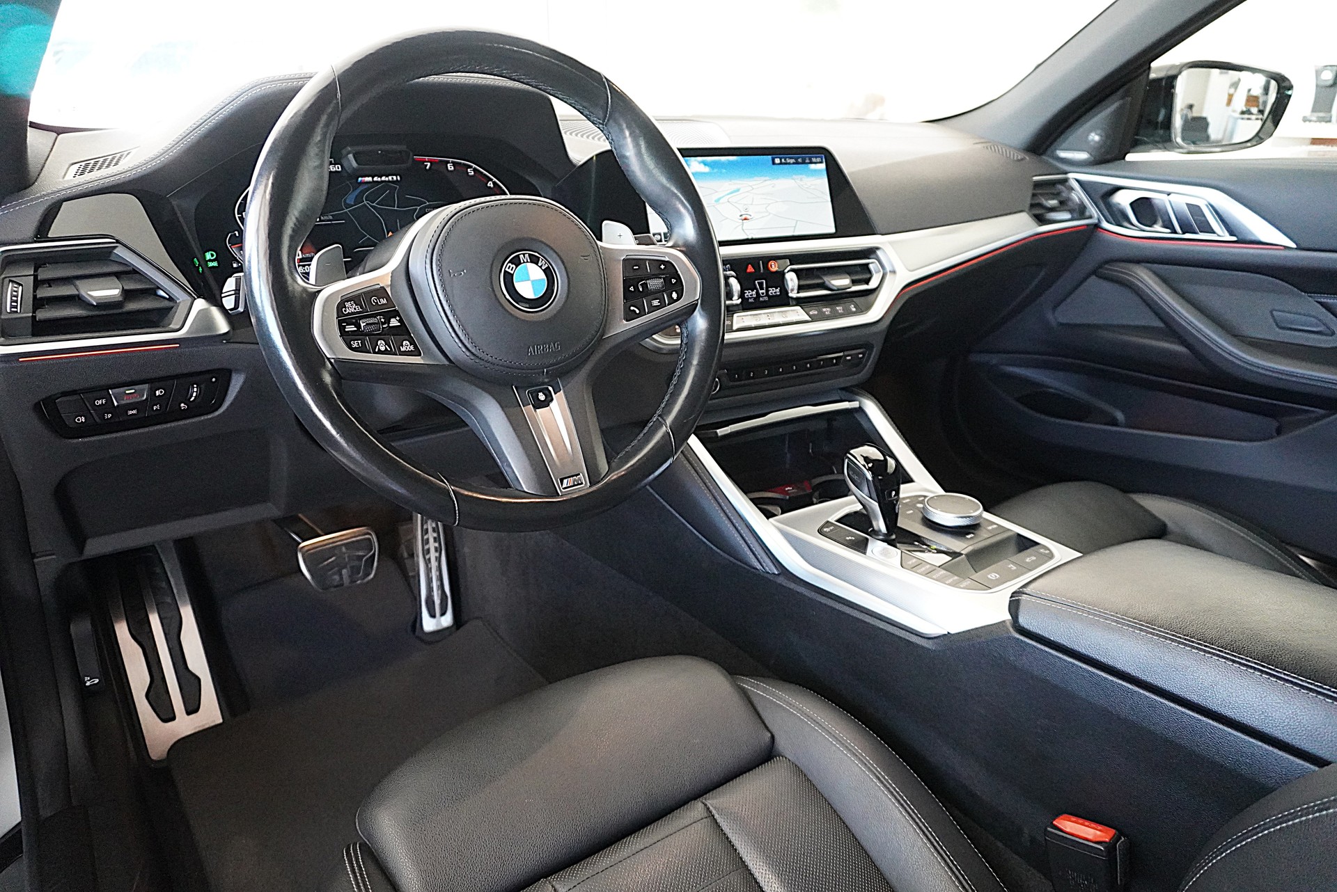 BMW M440i xDrive 48V Cabriolet Steptronic-image-11