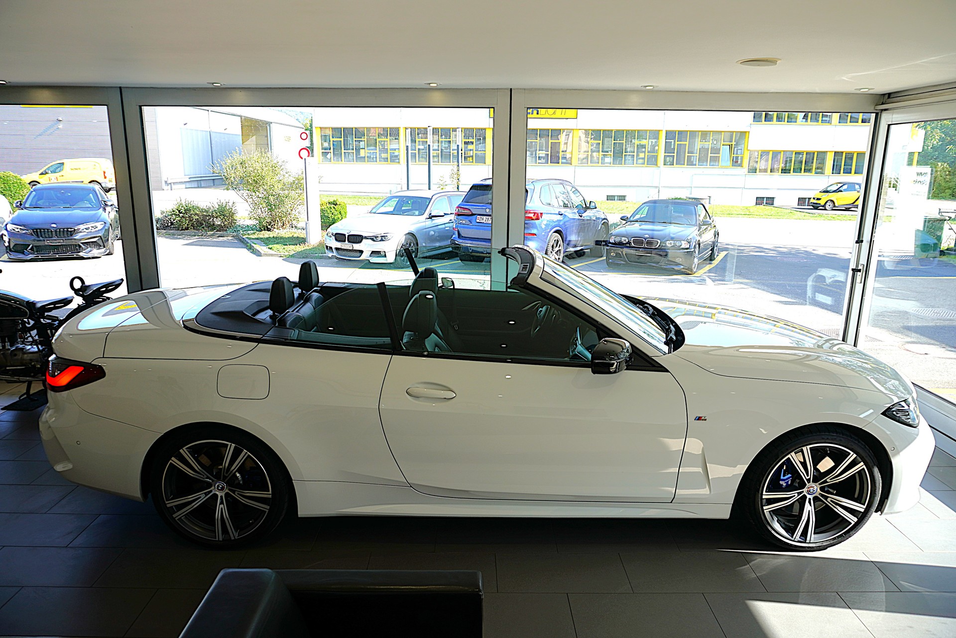 BMW M440i xDrive 48V Cabriolet Steptronic-image-9