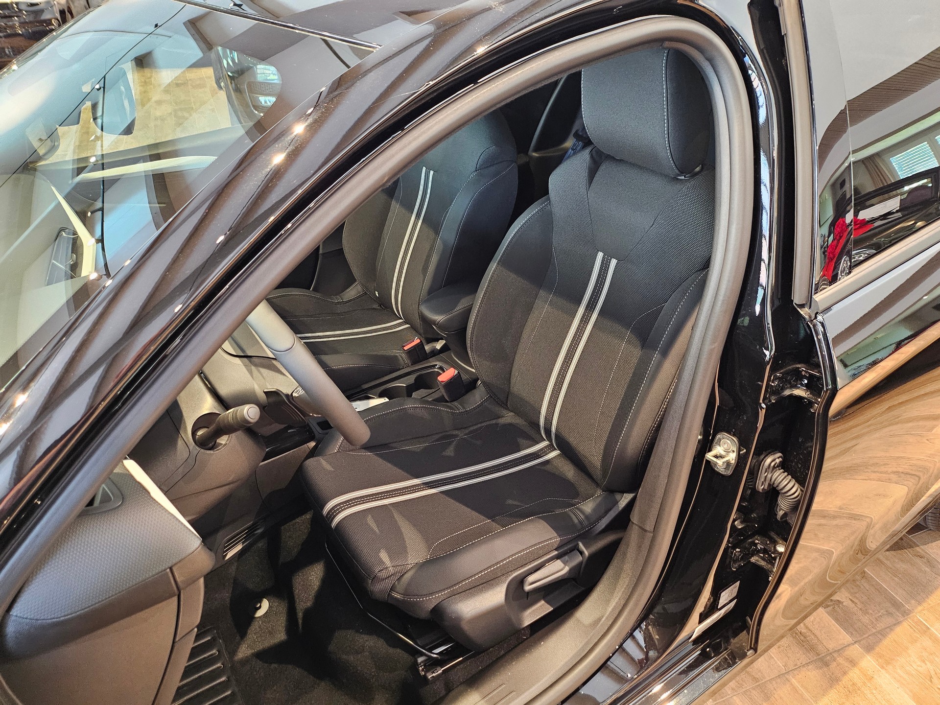 OPEL Corsa 1.2 MHEV GS-Line đ„145 PSđ„ 8-fachđ„-image-25