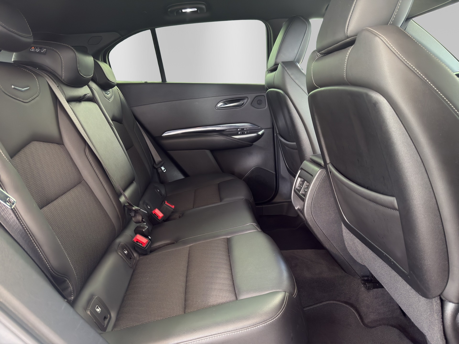 CADILLAC XT4 350D 2.0 Premium Luxury Automat-image-14