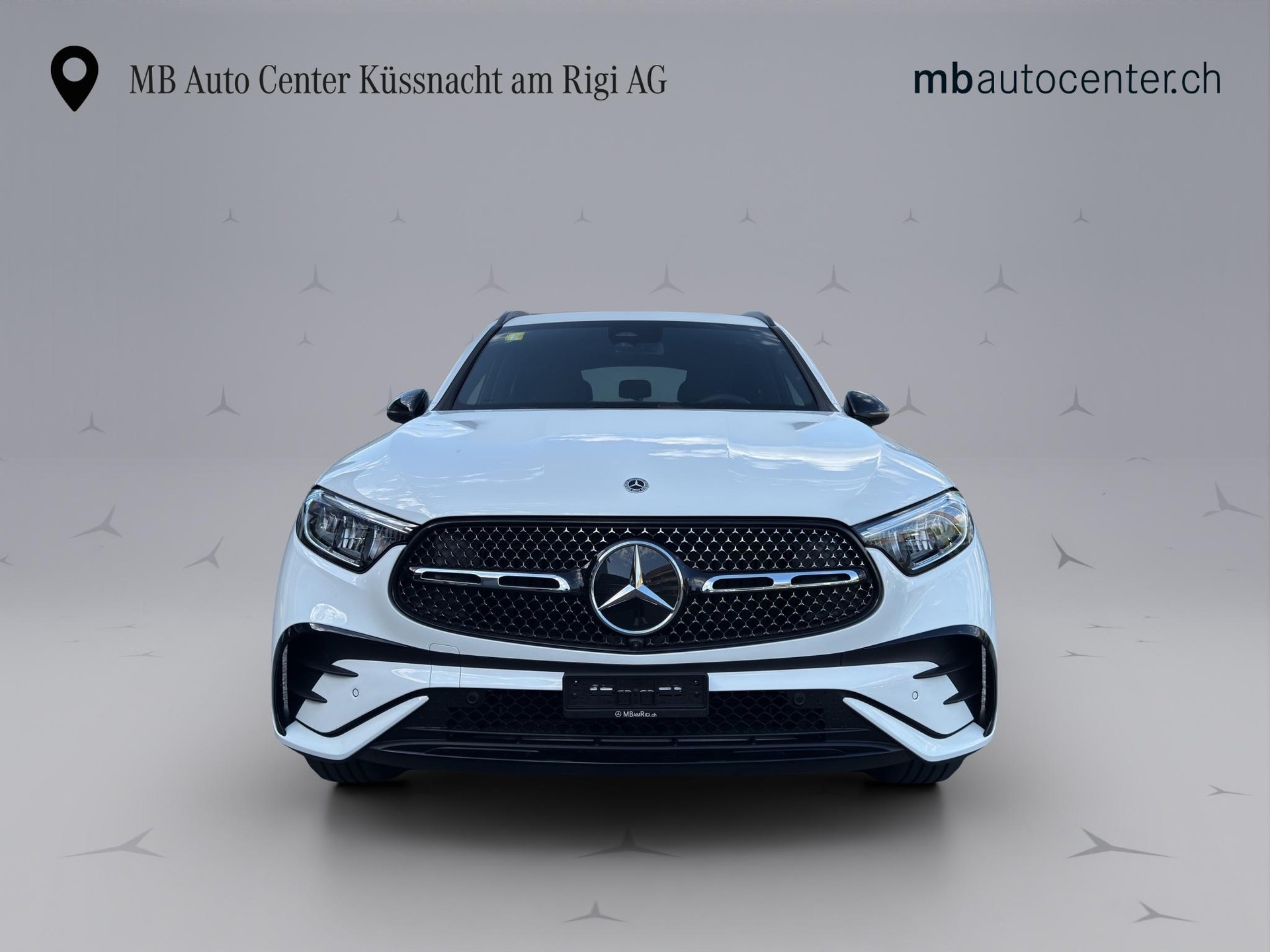 MERCEDES-BENZ GLC 200 AMG Line 4matic-image-1