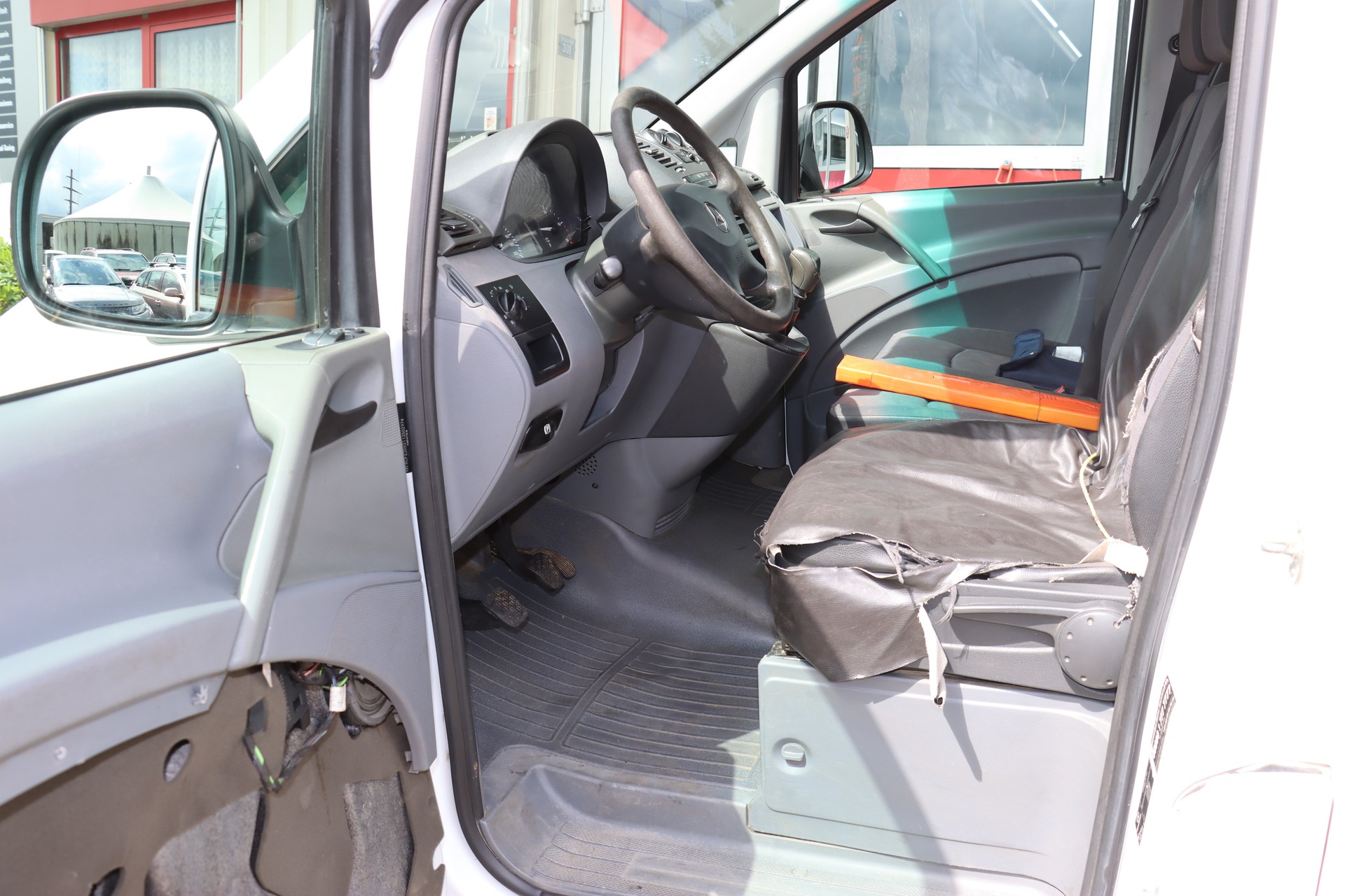 MERCEDES-BENZ Vito 111 CDI-image-14
