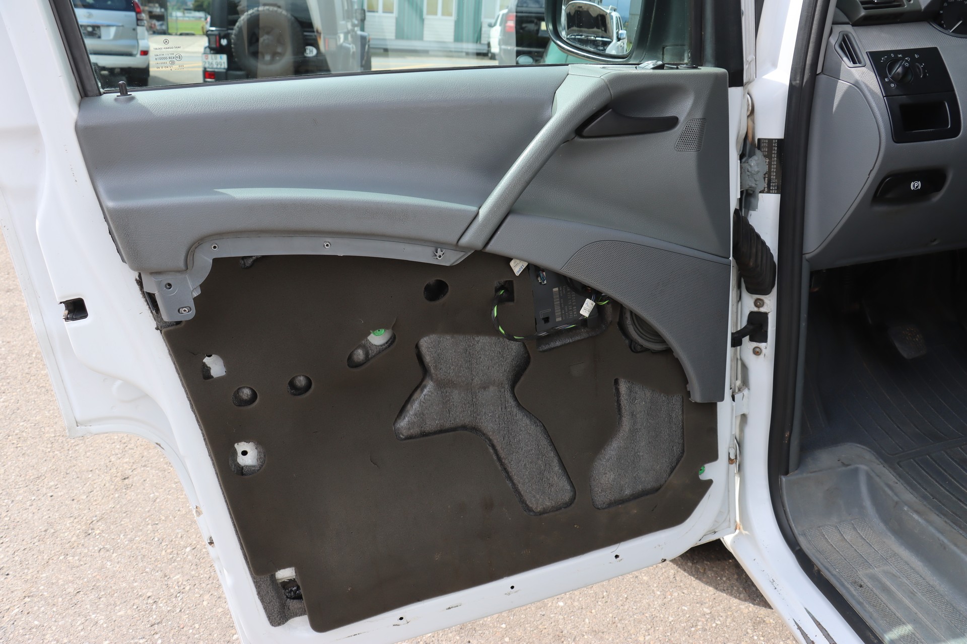 MERCEDES-BENZ Vito 111 CDI-image-16