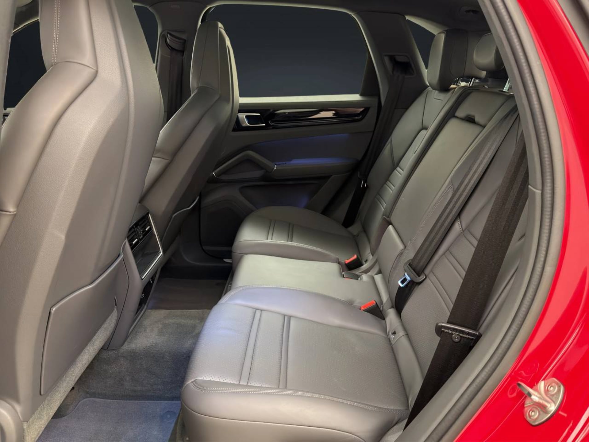 PORSCHE Cayenne E-Hybrid-image-17