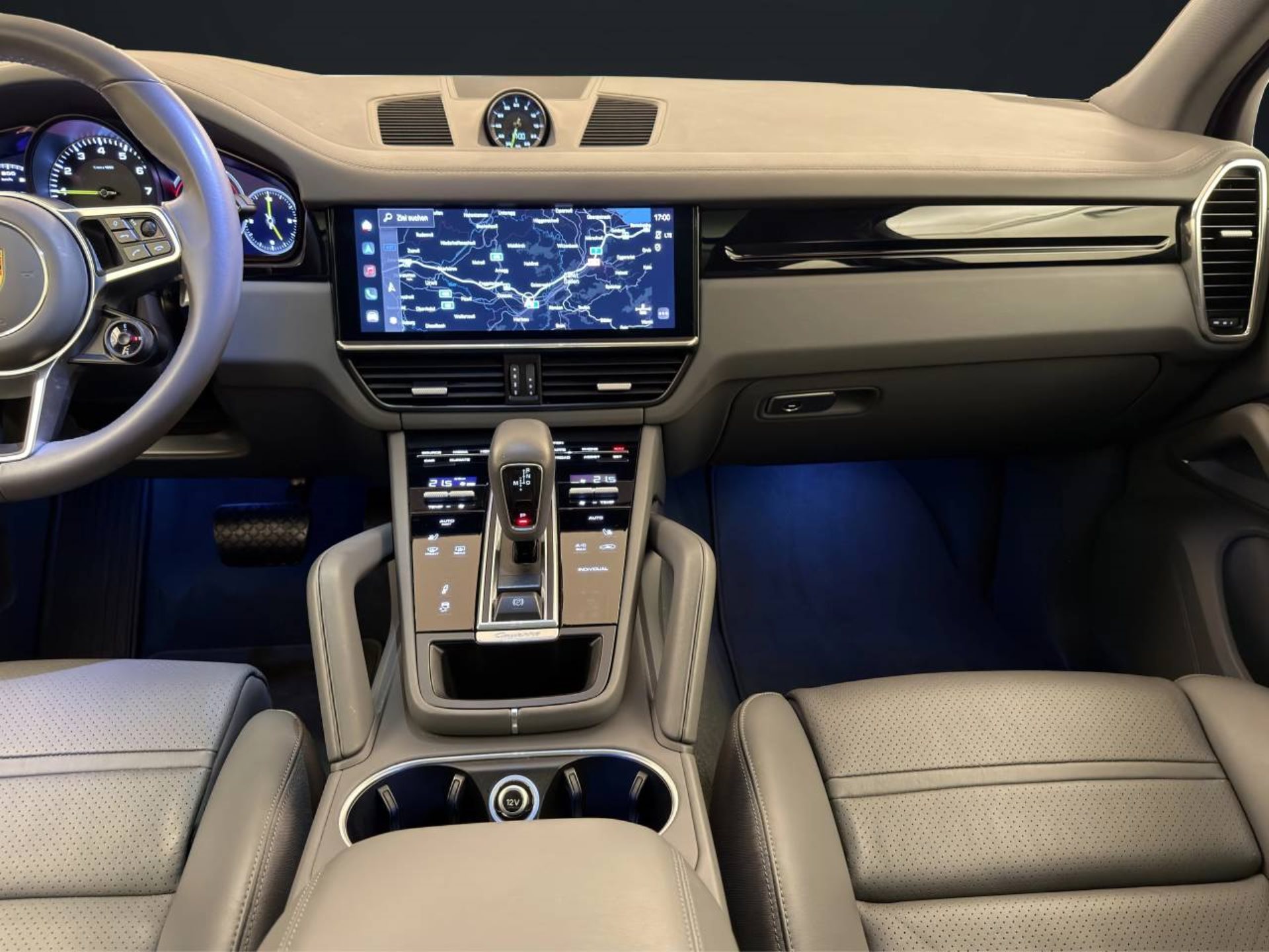 PORSCHE Cayenne E-Hybrid-image-15
