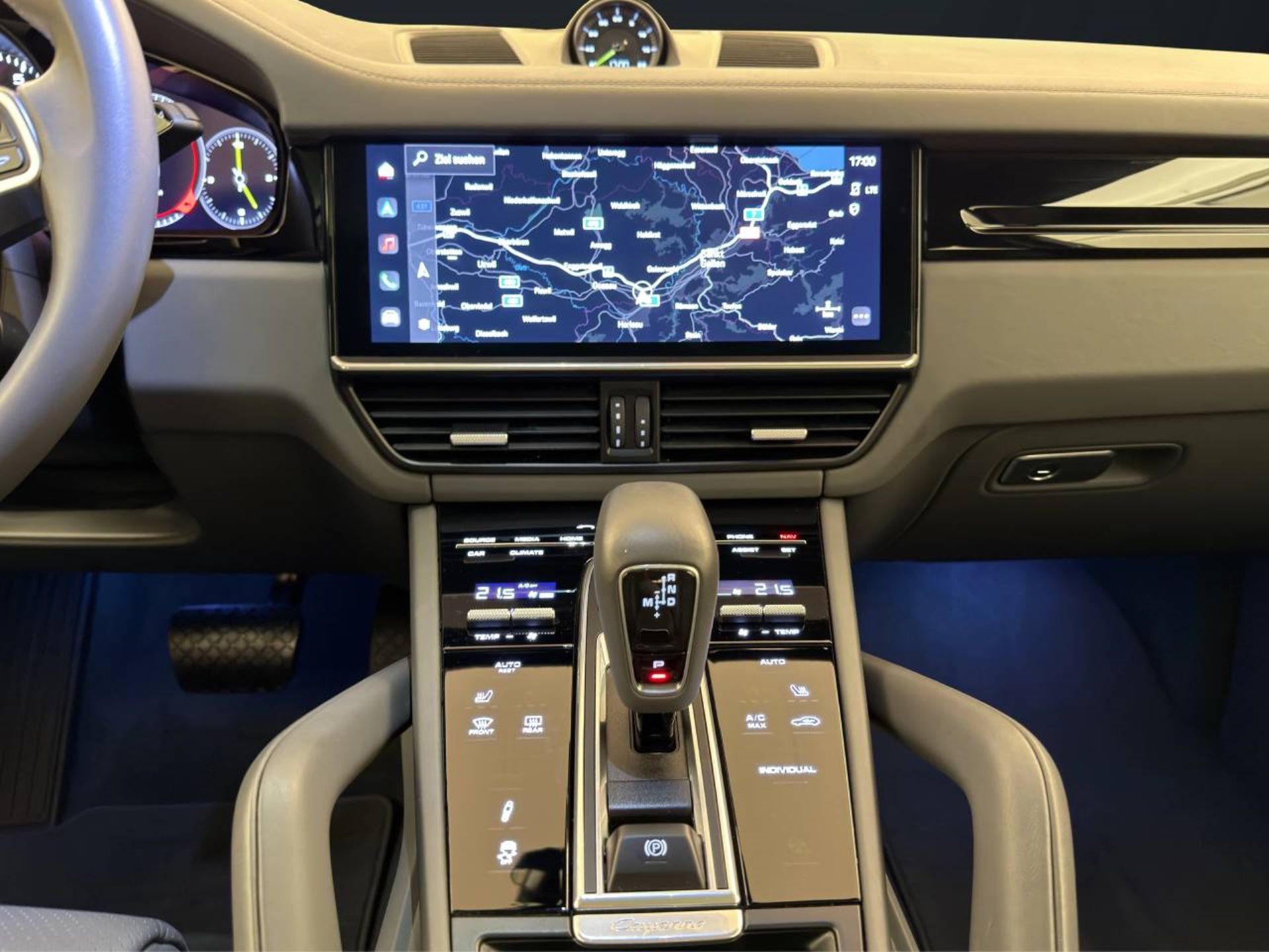 PORSCHE Cayenne E-Hybrid-image-16