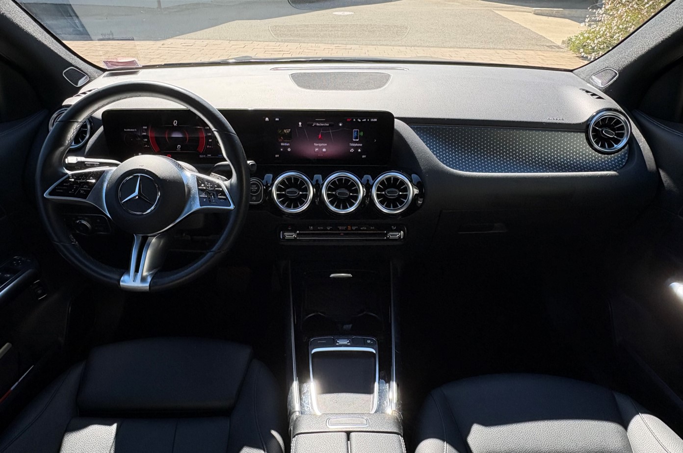 MERCEDES-BENZ GLA-image-4