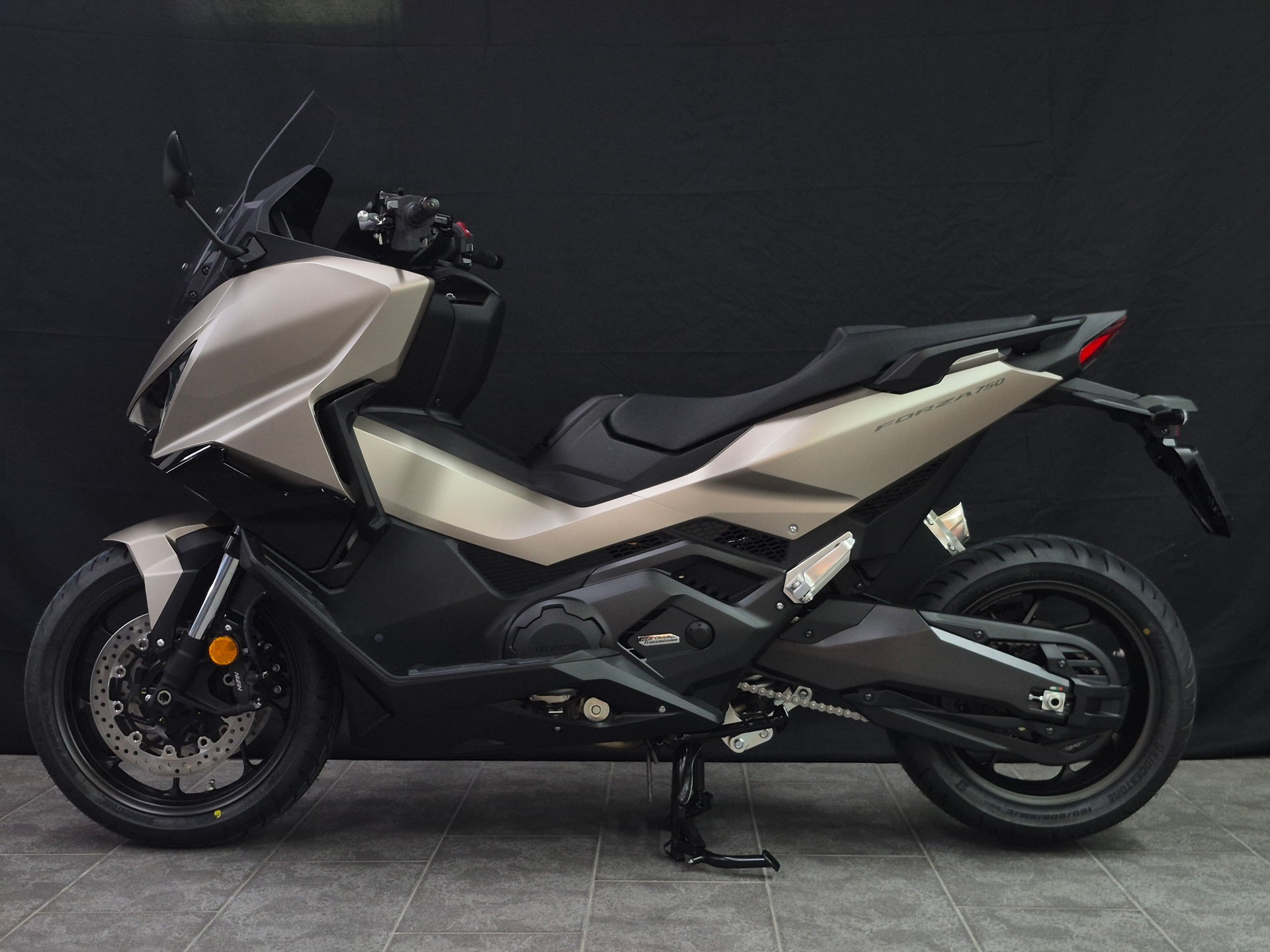 HONDA NSS 750-showroom-element-1