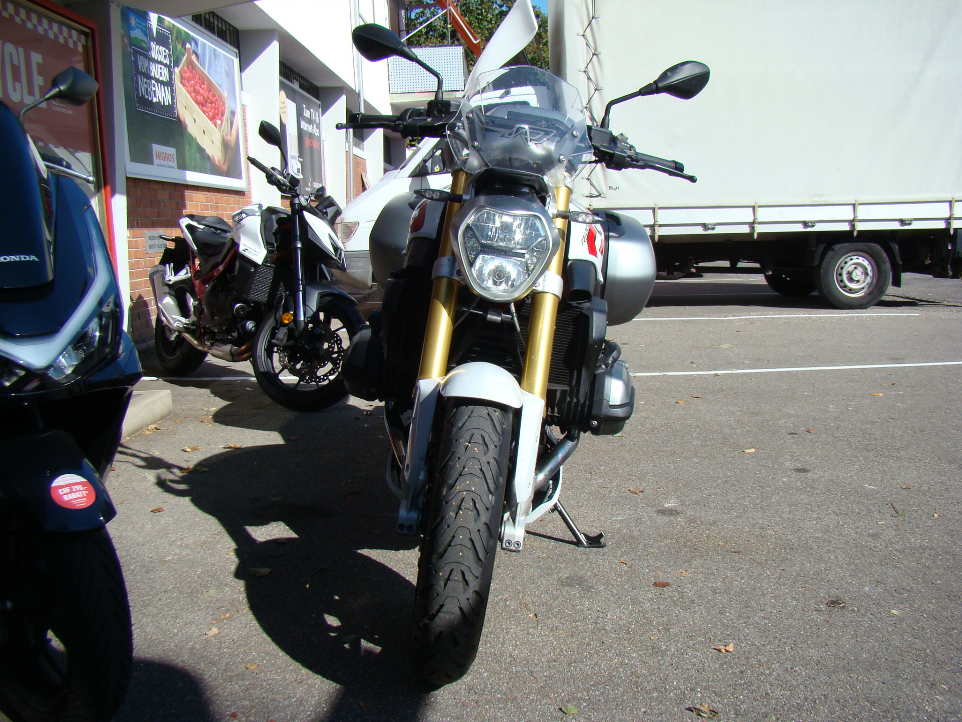 BMW R 1200 R-showroom-element-3