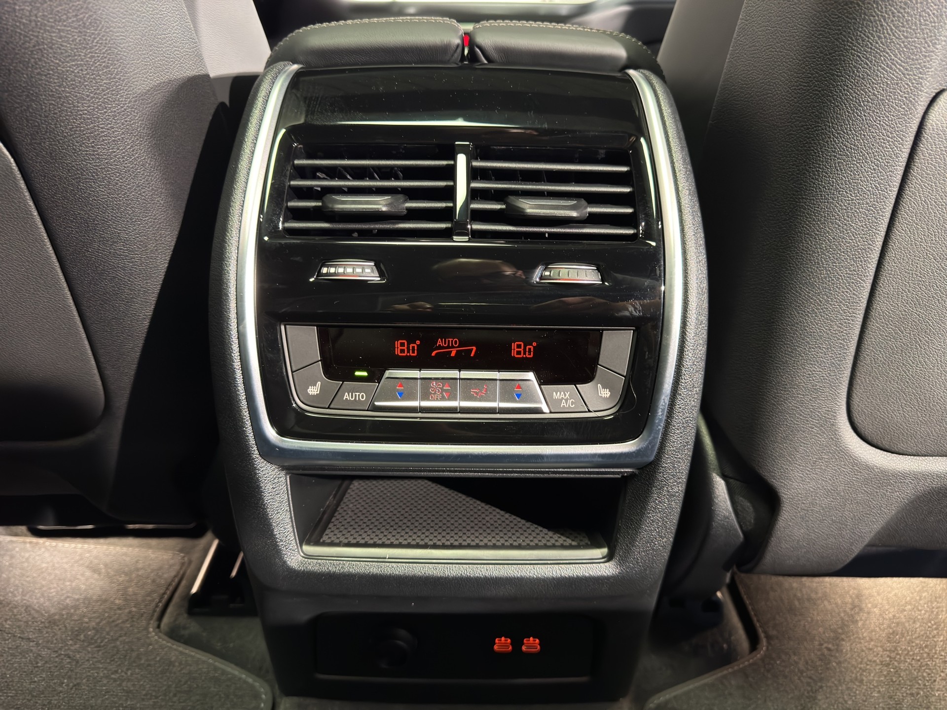 BMW X7 40d xDrive SAG-image-18