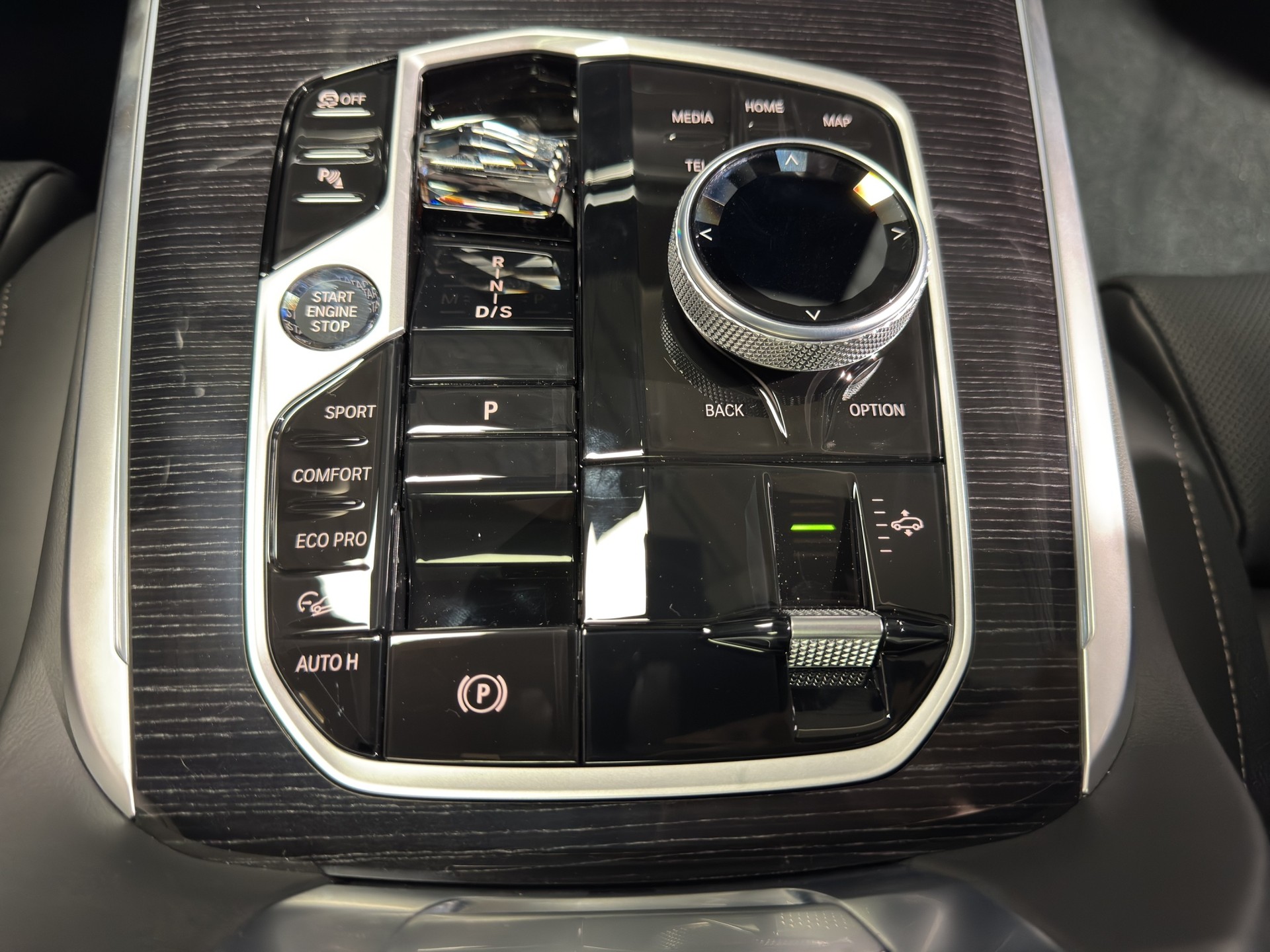 BMW X7 40d xDrive SAG-image-16