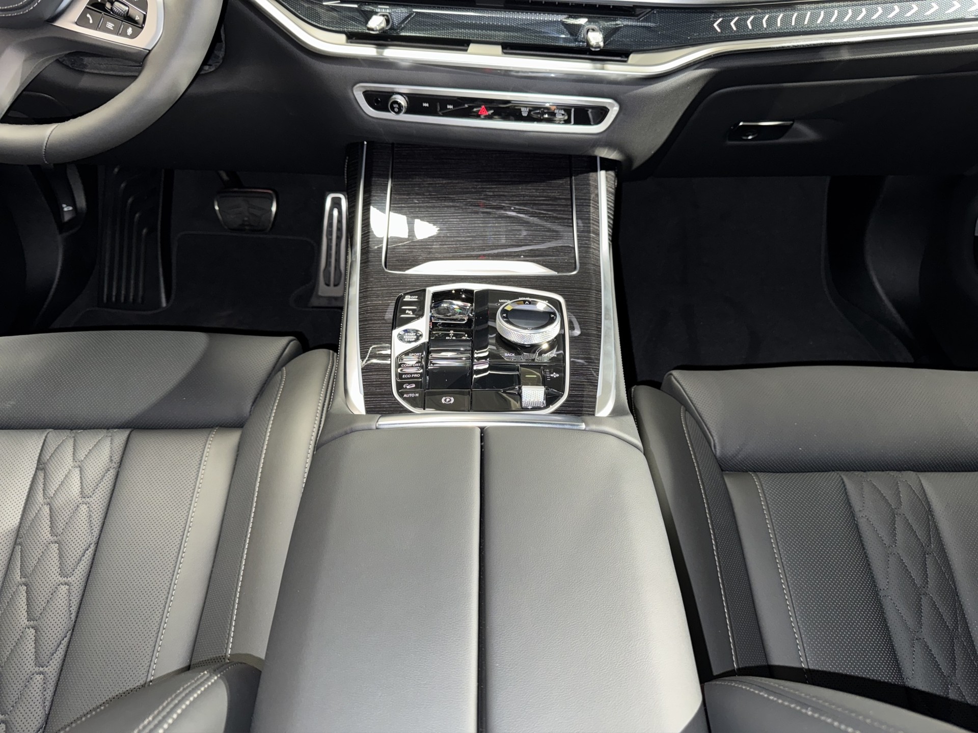BMW X7 40d xDrive SAG-image-15