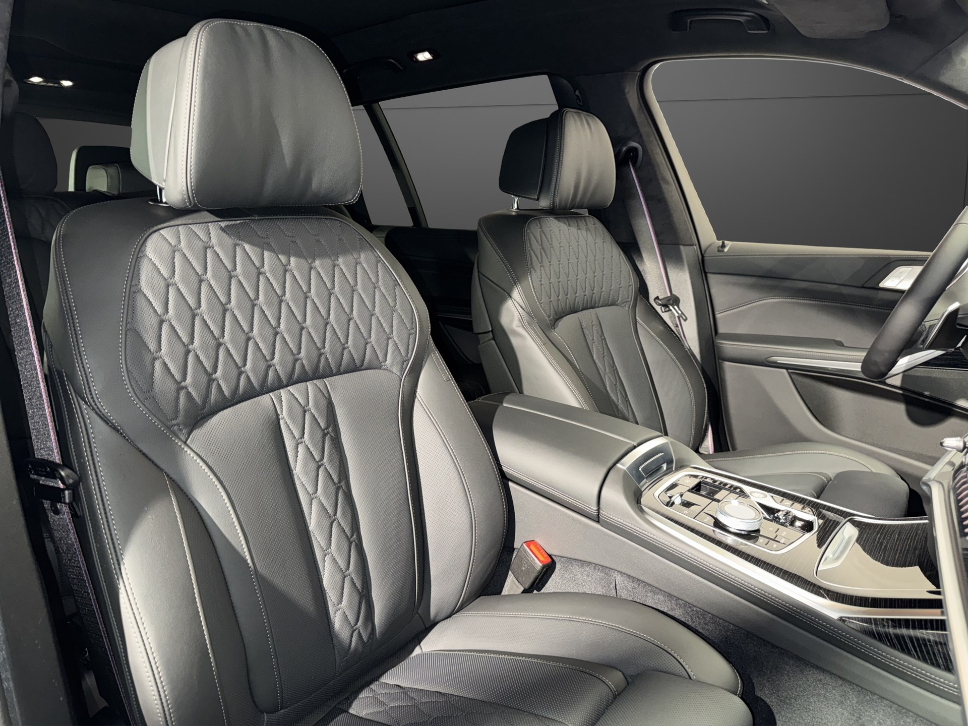 BMW X7 40d xDrive SAG-image-13
