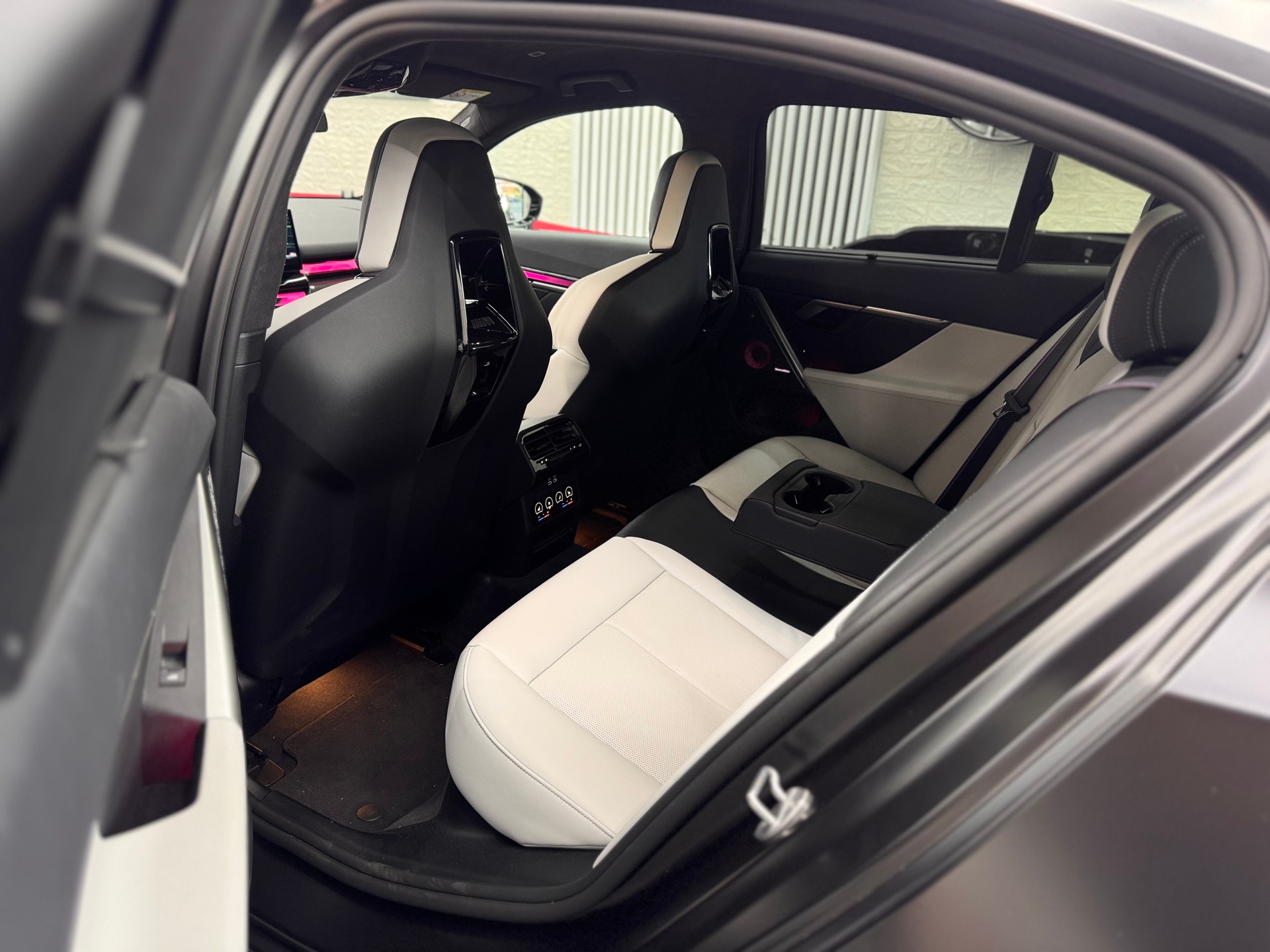 BMW M5 xDrive-image-10