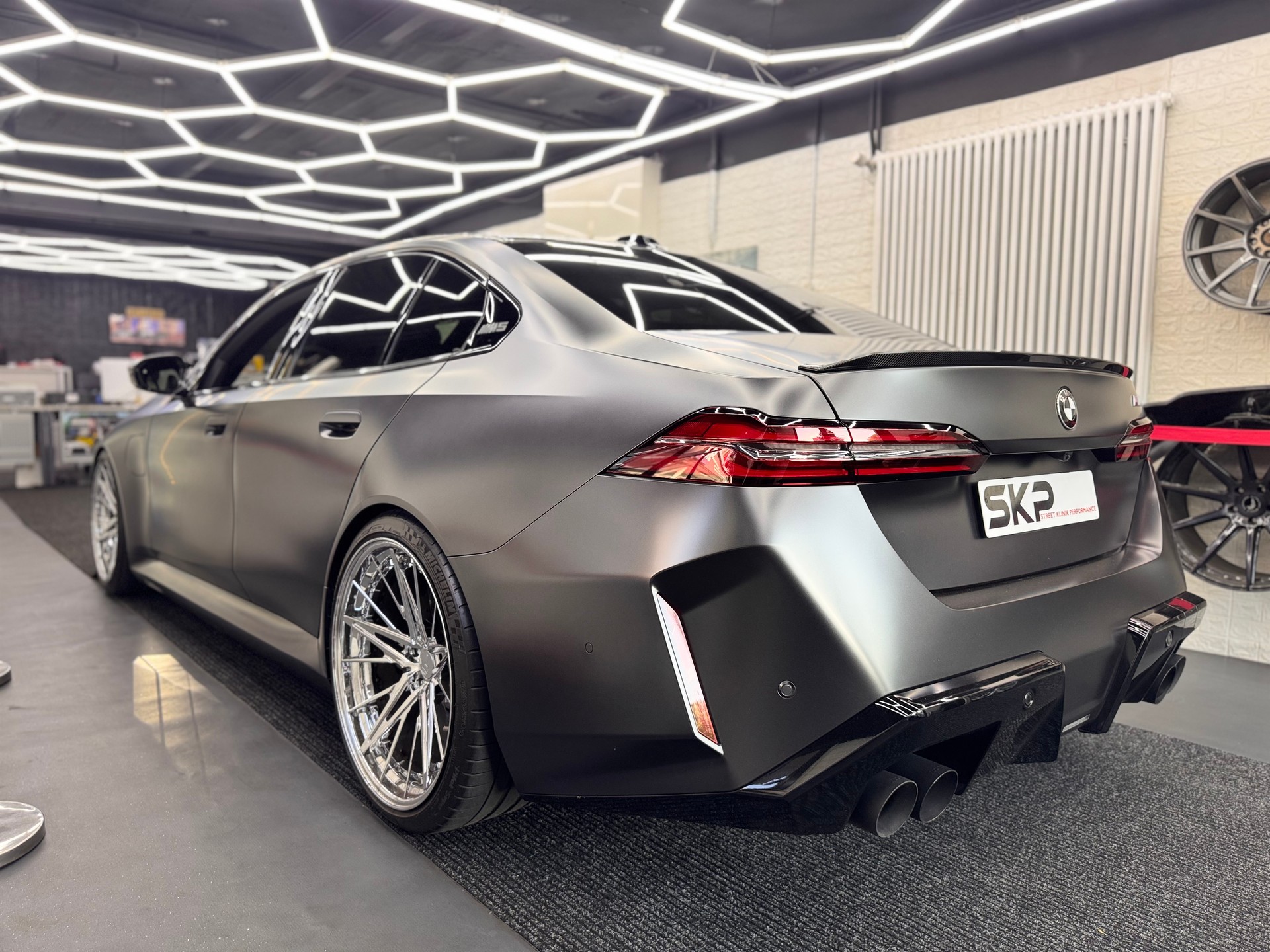BMW M5 xDrive-image-3