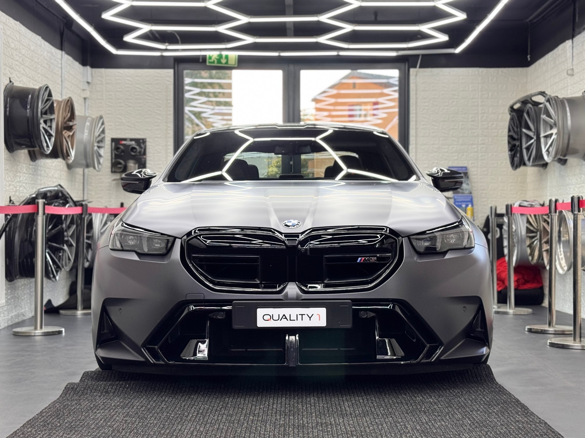 BMW M5 xDrive-image-1
