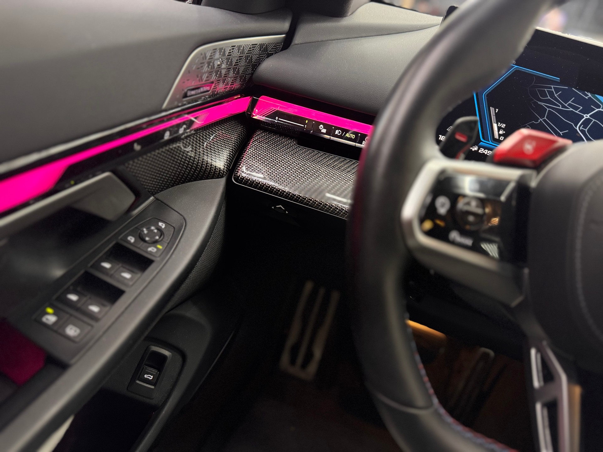 BMW M5 xDrive-image-12