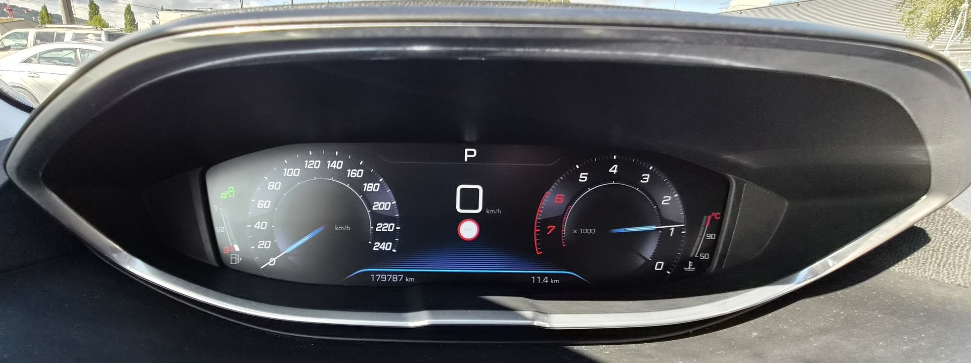 PEUGEOT 5008 1.6 THP Allure EAT-image-7