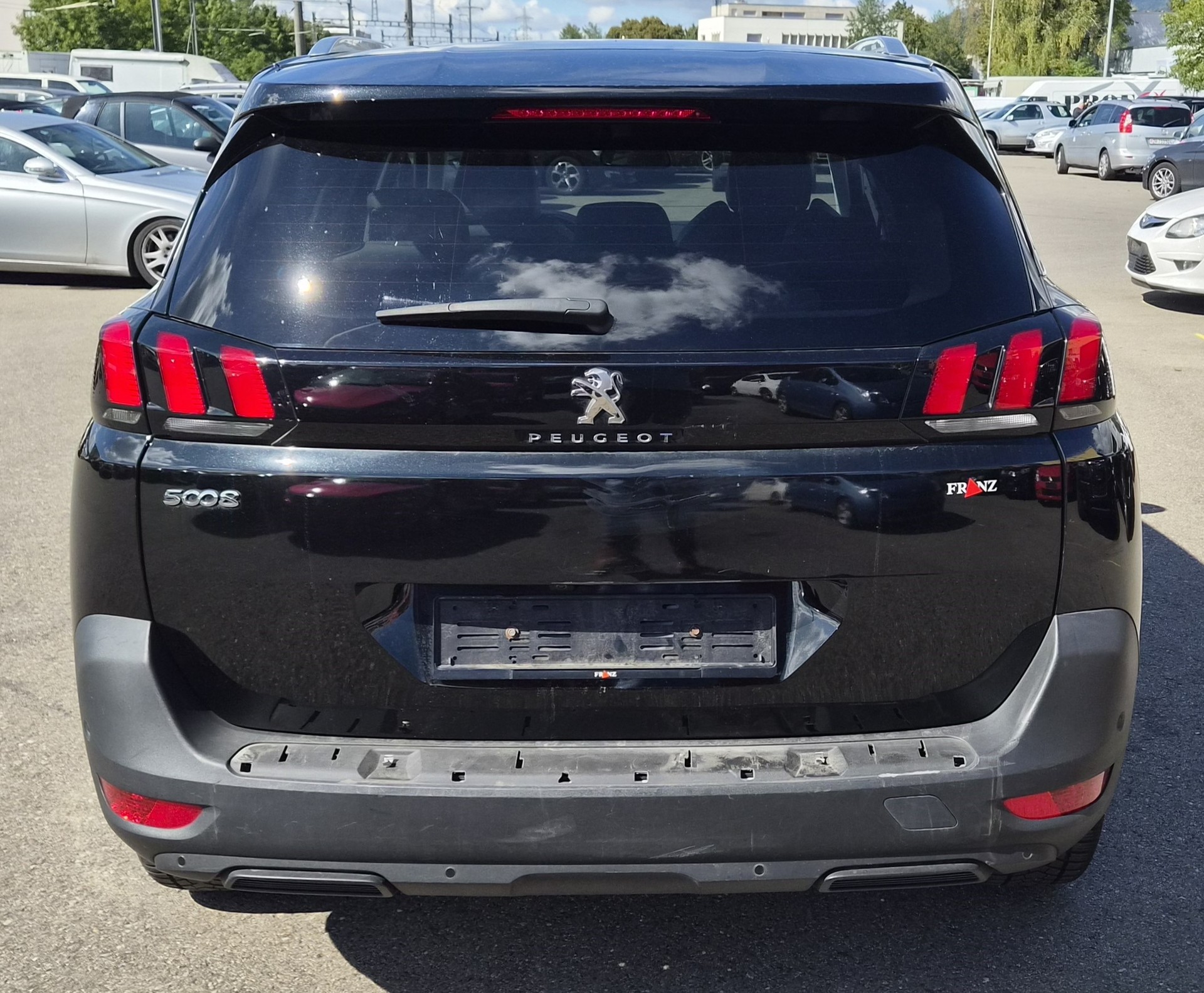 PEUGEOT 5008 1.6 THP Allure EAT-image-3