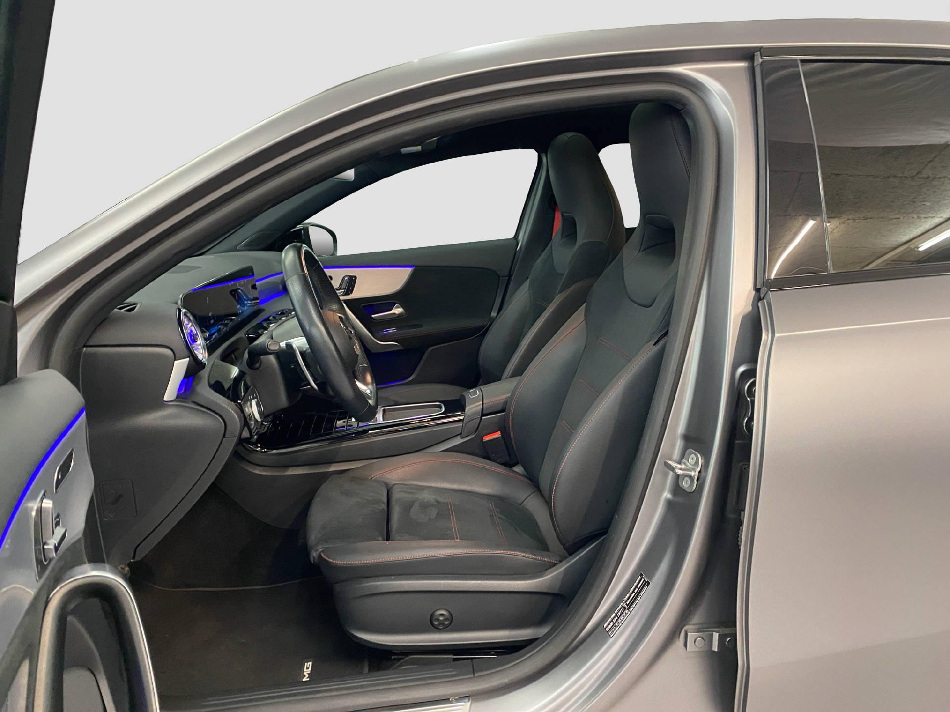 MERCEDES-BENZ A 35 AMG 4MATIC-image-6
