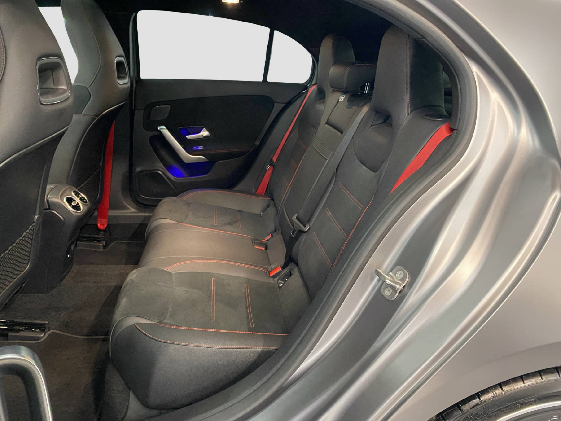 MERCEDES-BENZ A 35 AMG 4MATIC-image-12