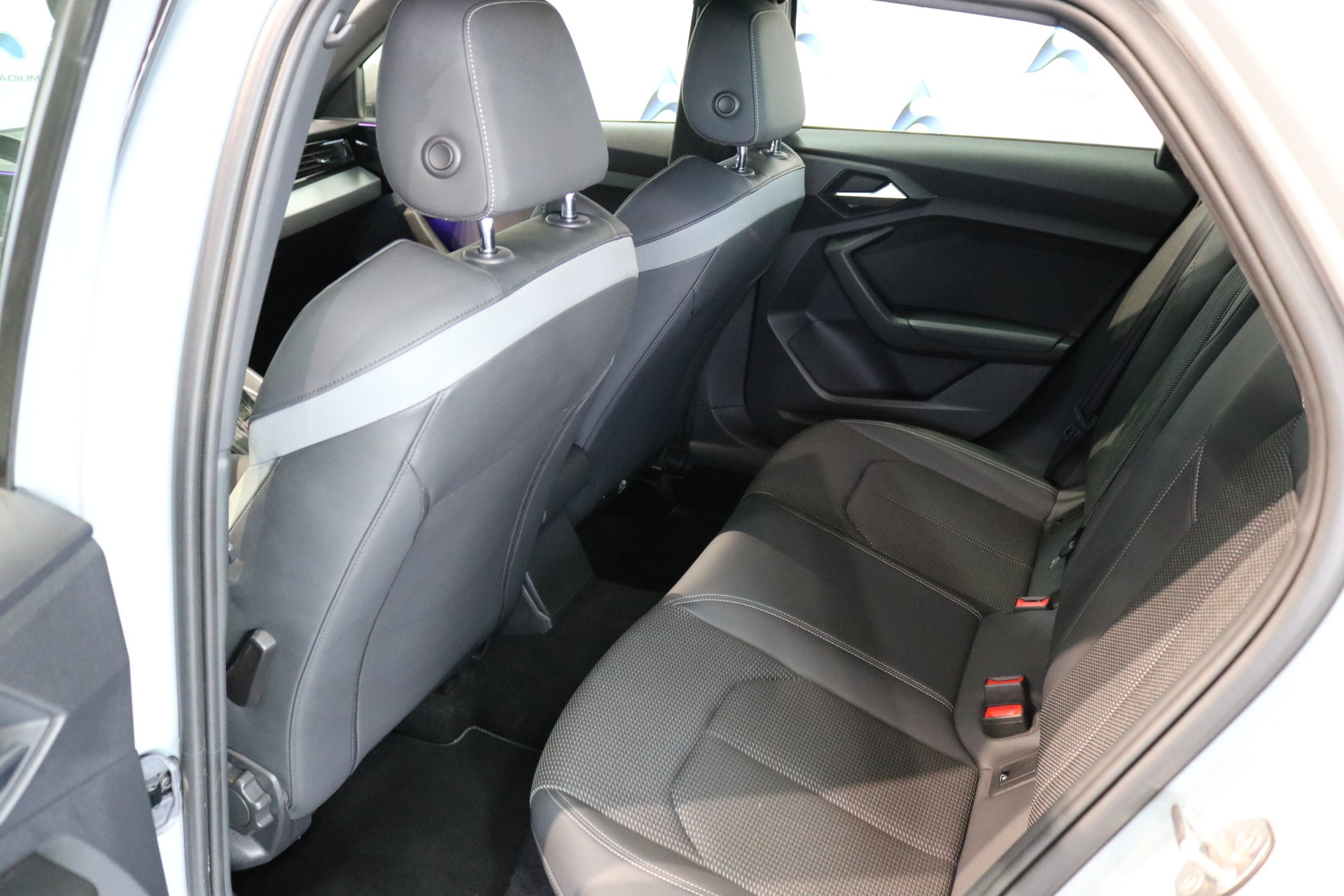AUDI A1 Sportback 40 TFSI S Line S-tronic-image-34