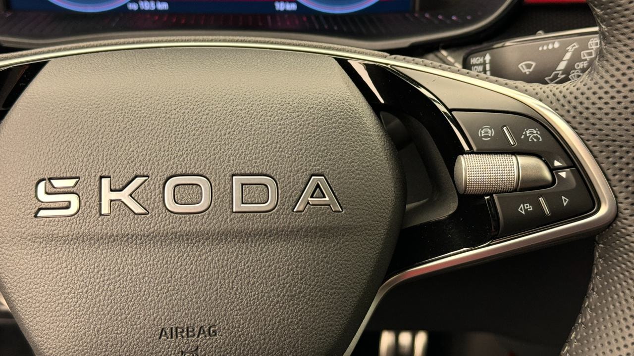 SKODA Fabia 1.0 TSI Monte Carlo DSG-image-9