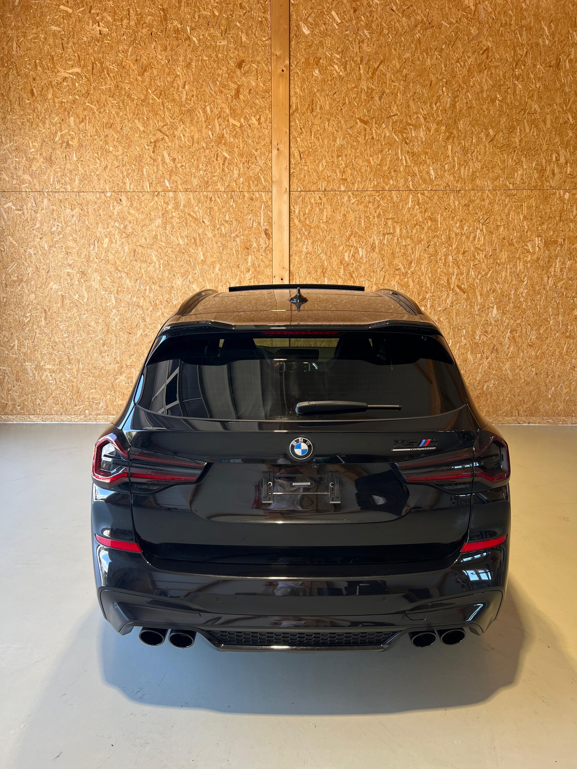 BMW M Competition-image-2