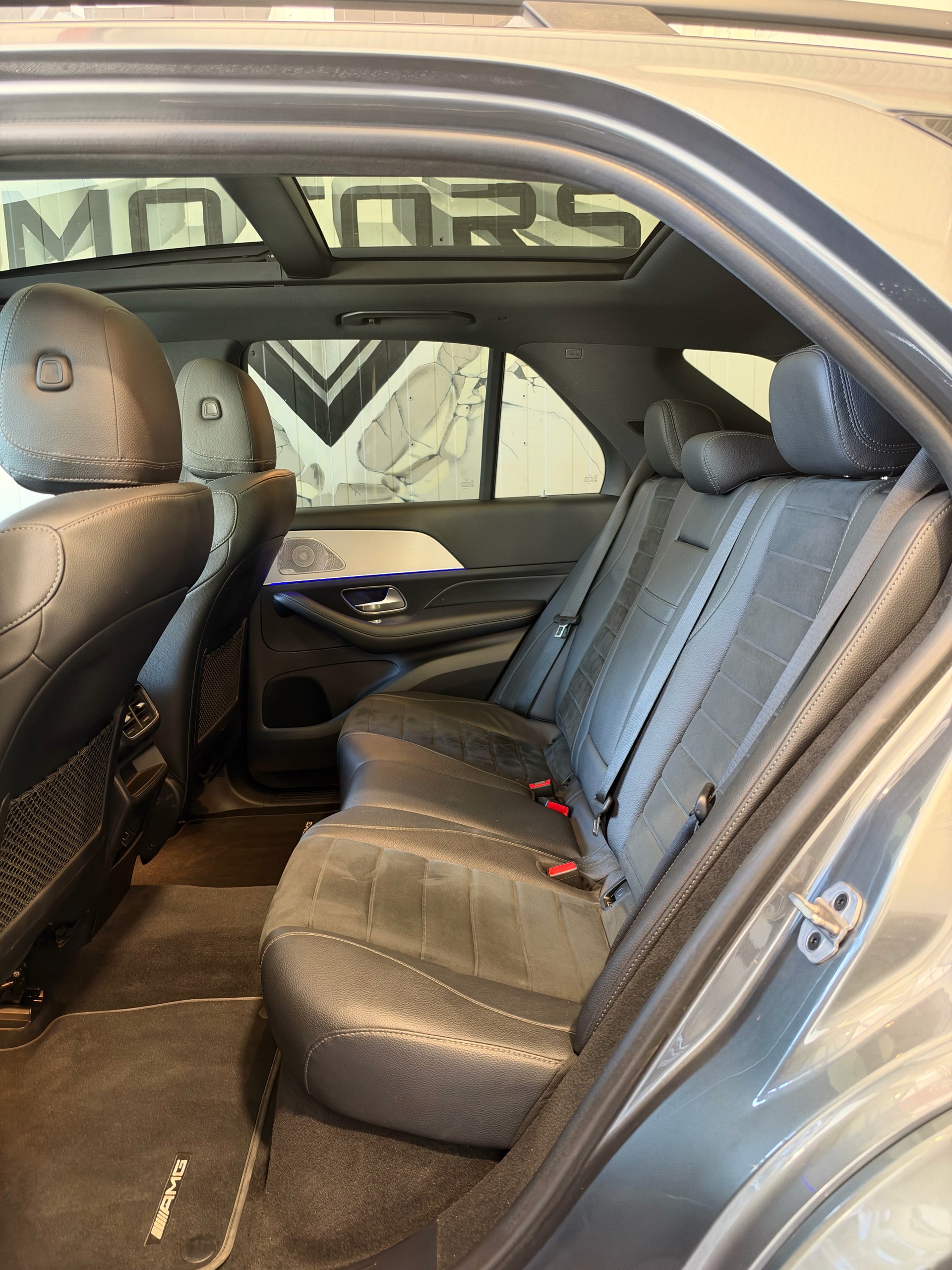 MERCEDES-BENZ GLE 400 d 4Matic AMG Line 9G-Tronic-image-15
