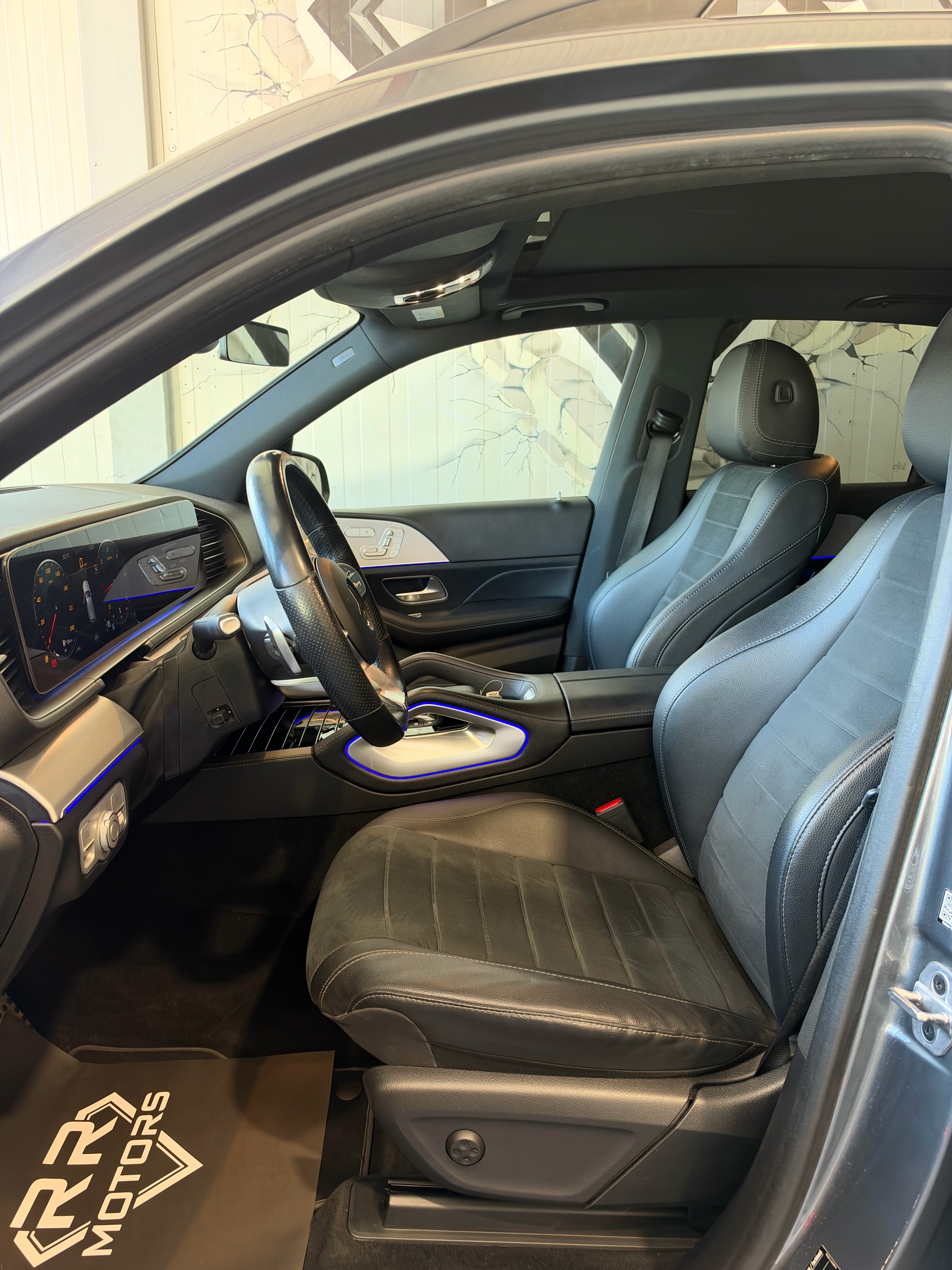MERCEDES-BENZ GLE 400 d 4Matic AMG Line 9G-Tronic-image-13
