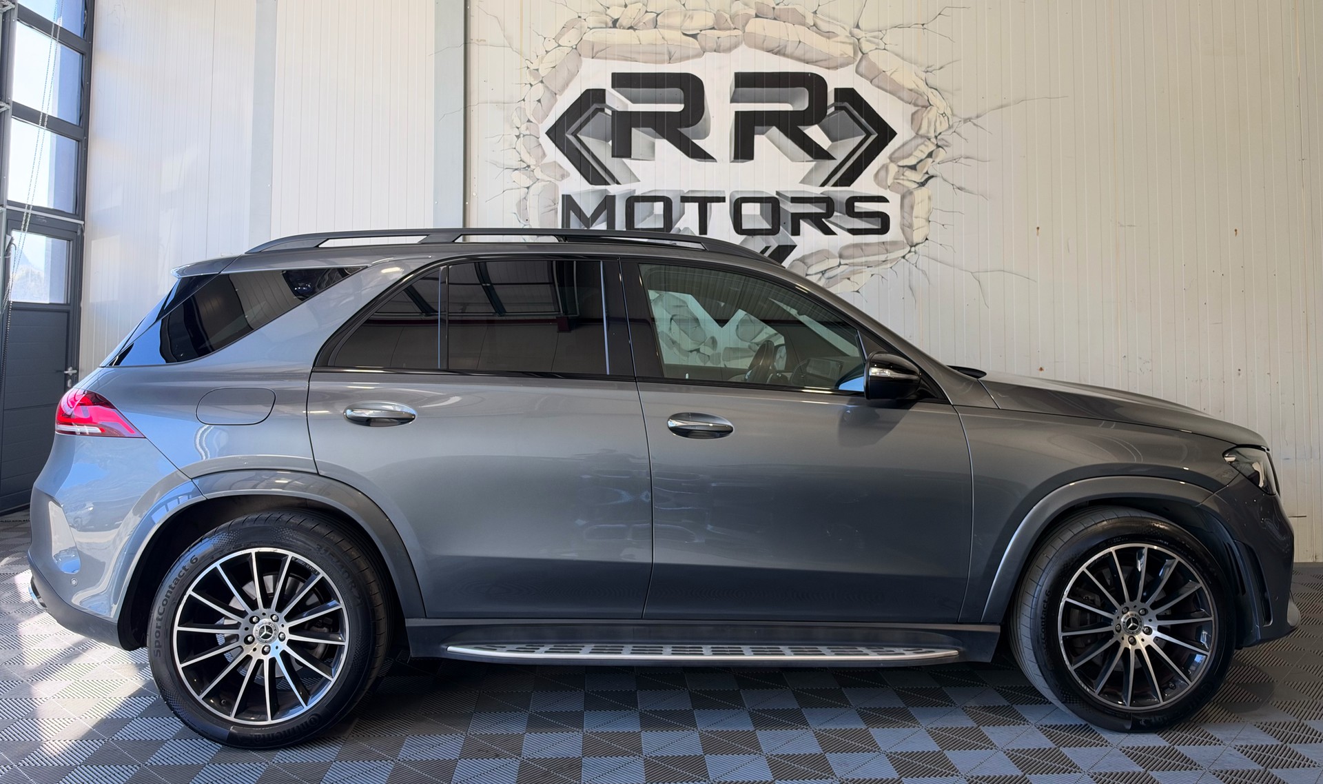 MERCEDES-BENZ GLE 400 d 4Matic AMG Line 9G-Tronic-image-5