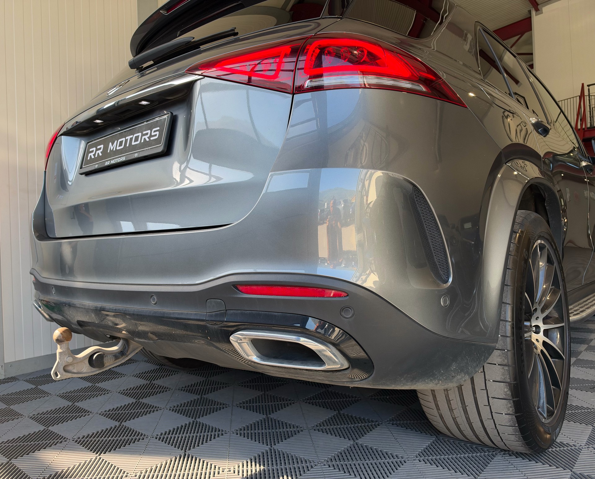 MERCEDES-BENZ GLE 400 d 4Matic AMG Line 9G-Tronic-image-4