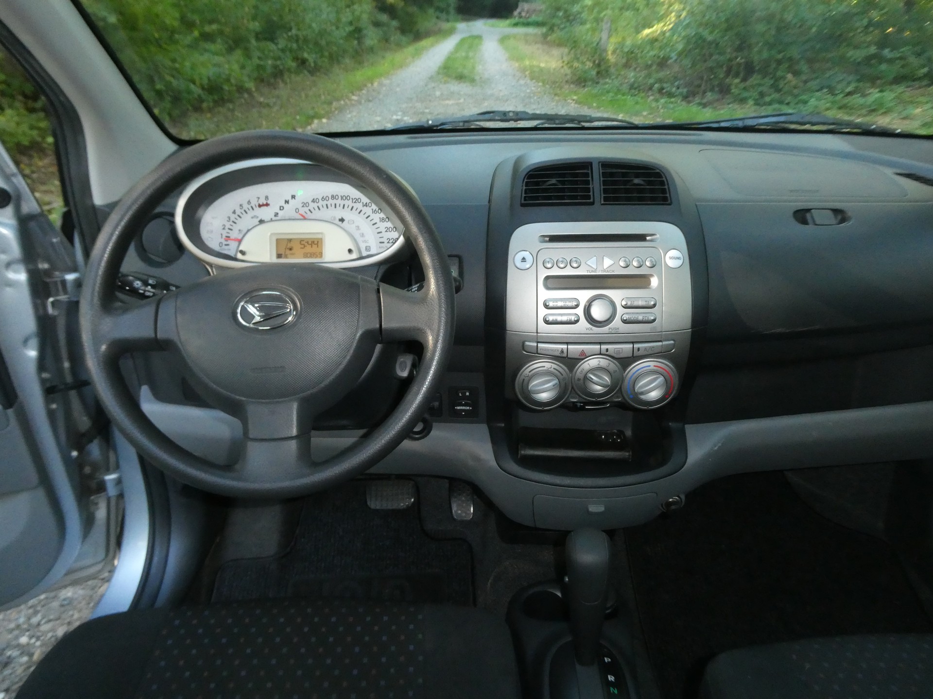 DAIHATSU Sirion 1.3 Automatic-image-9