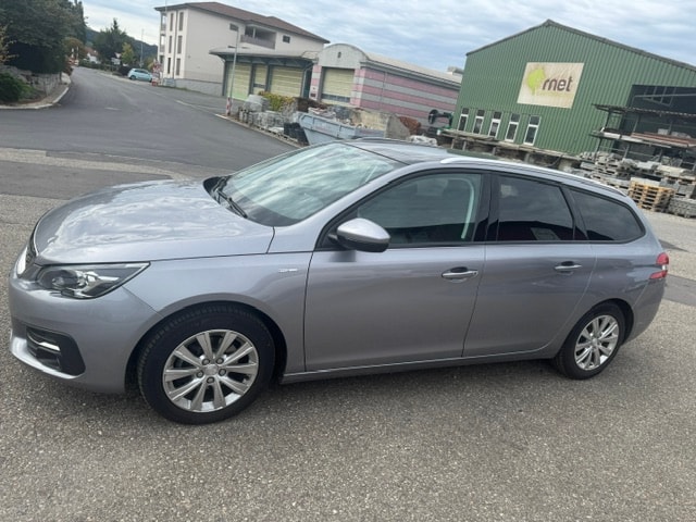 PEUGEOT 308 SW 1.2 Pure Tech Style EAT8-image-3