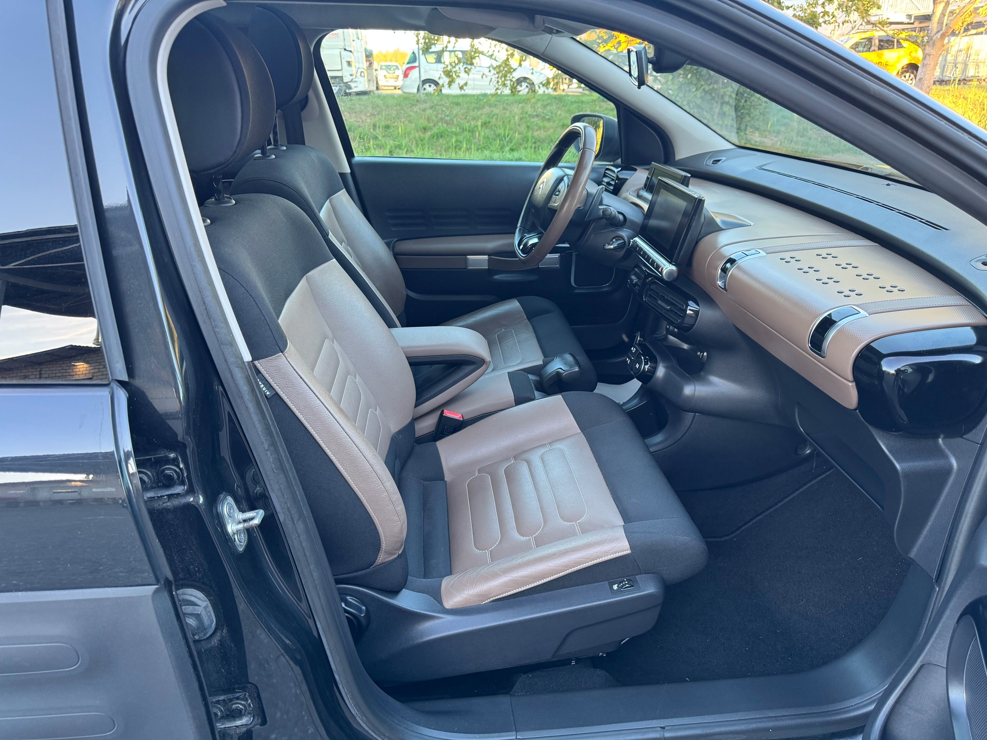 CITROEN C4 Cactus 1.2 e-VTi Shine Edition ETG-image-10
